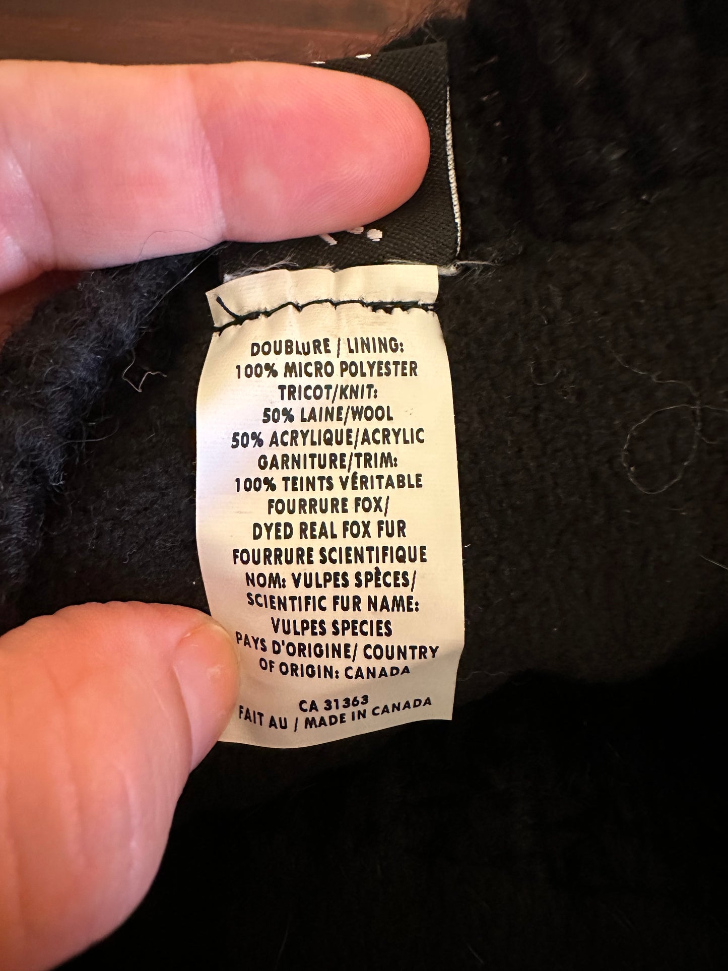 Kyi Kyi Classic Fox Fur Women’s Black Knit Beanie