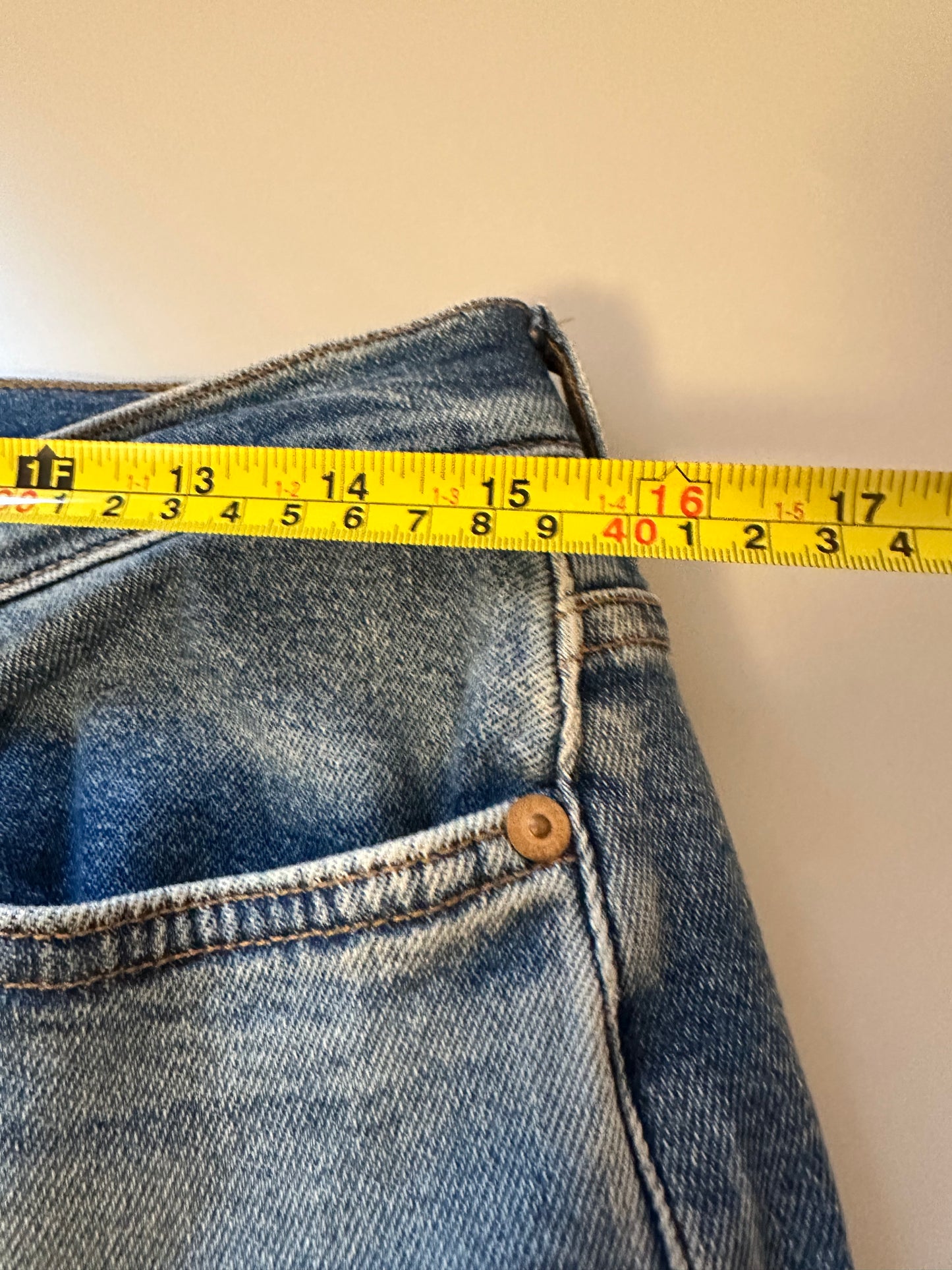 7 For All Mankind The Ultra High Rise Cropped Jo Blue Distressed Jeans | Size 31