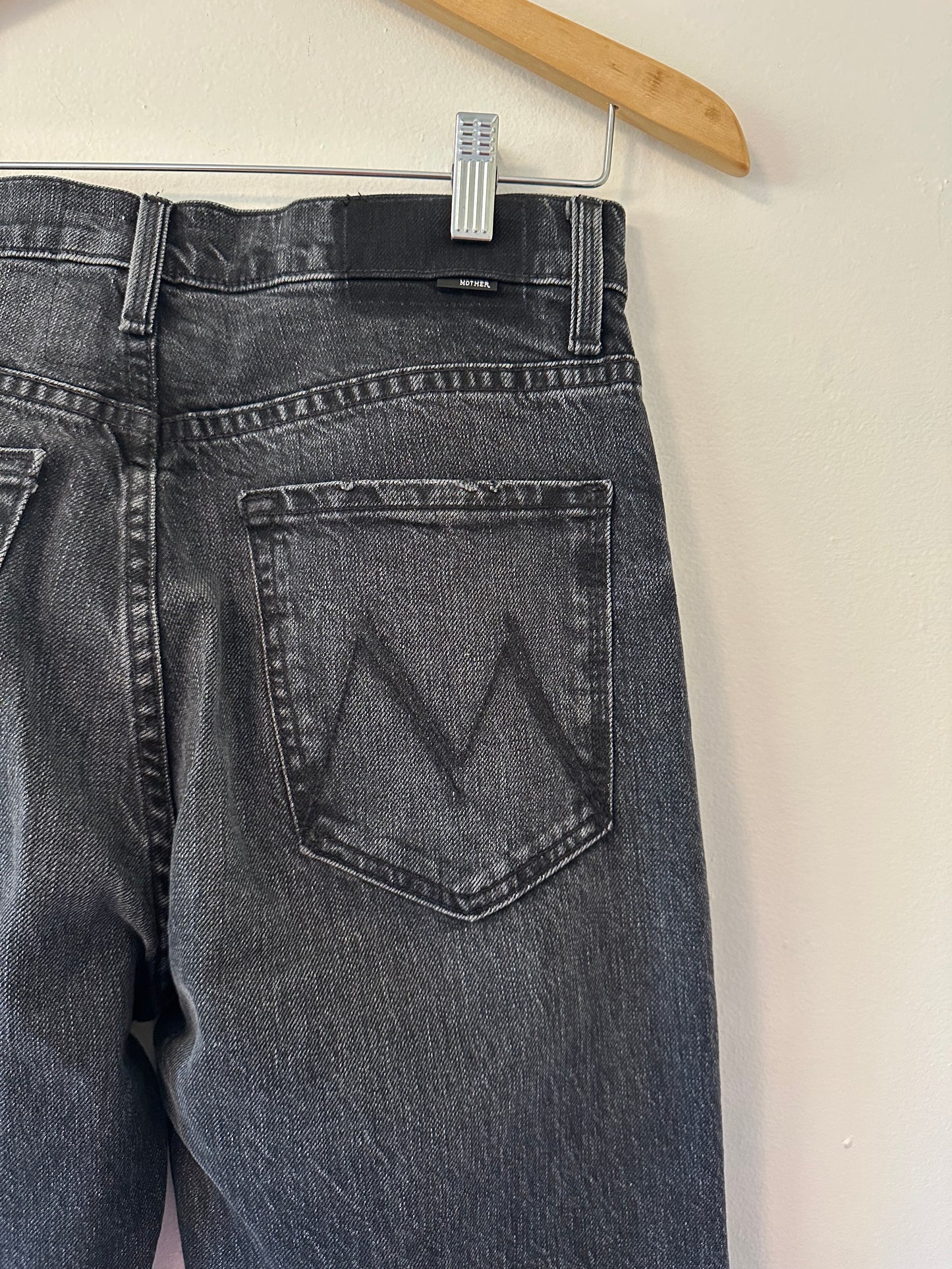 MOTHER The Tomcat Ankle Jeans in On The Fly | Size 27