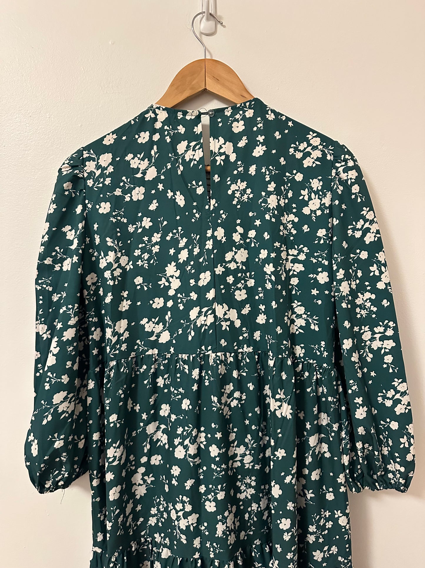 Sunday Up Smocked Green and White Floral Midi Dress | Size Large