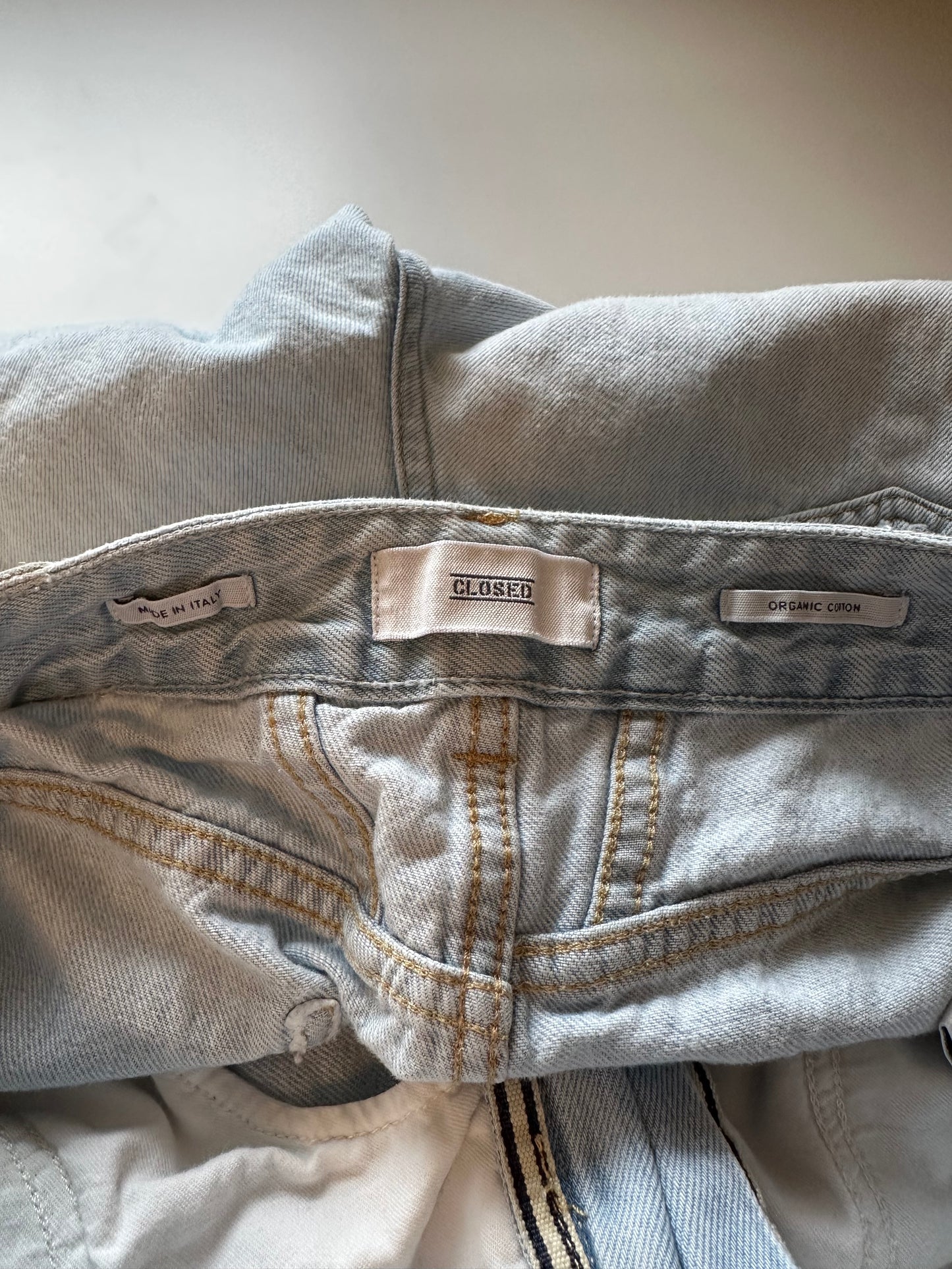 Closed Light Blue Ripped Ankle Cotton Straight Leg Jeans | Size 28