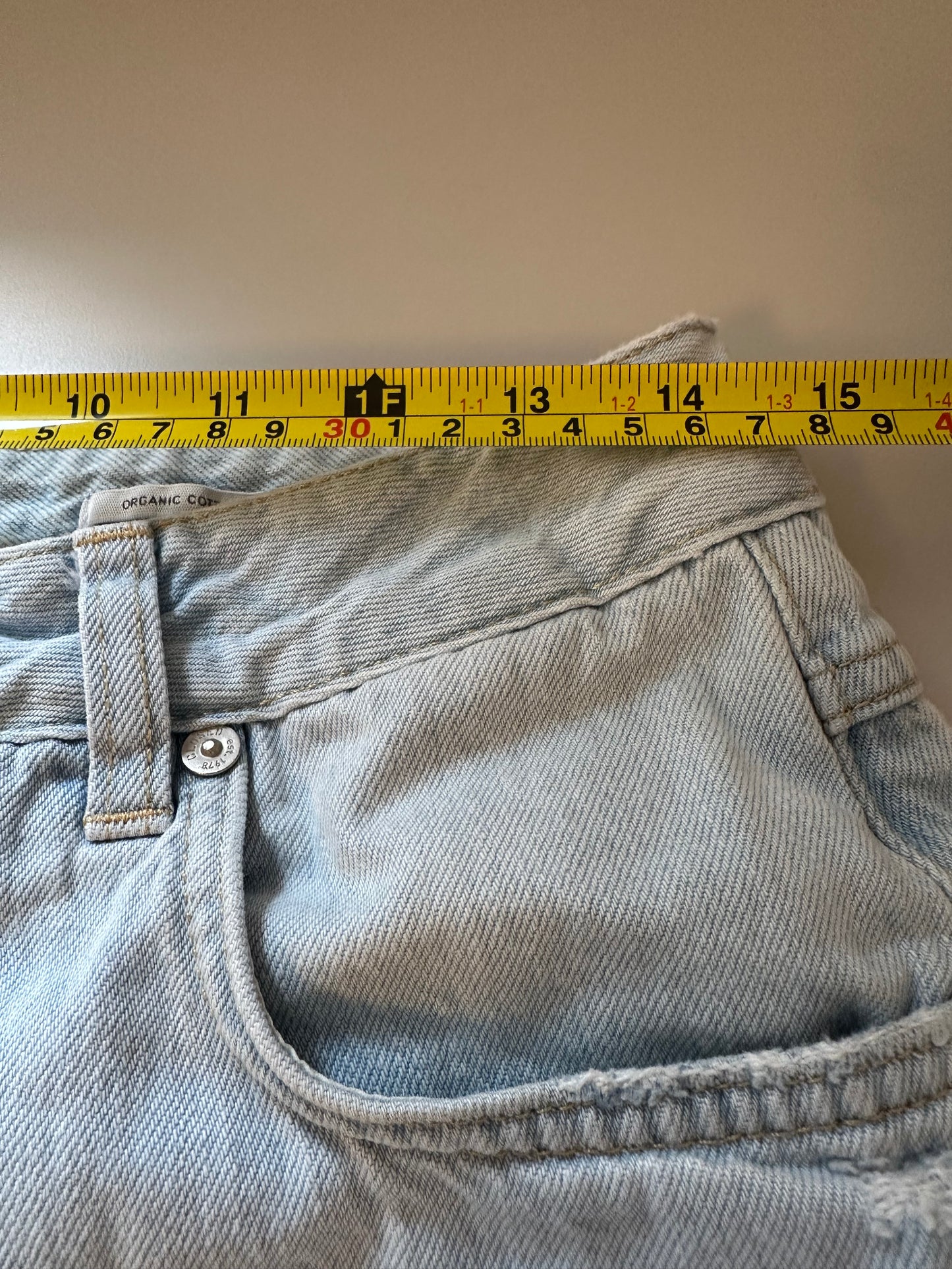 Closed Light Blue Ripped Ankle Cotton Straight Leg Jeans | Size 28