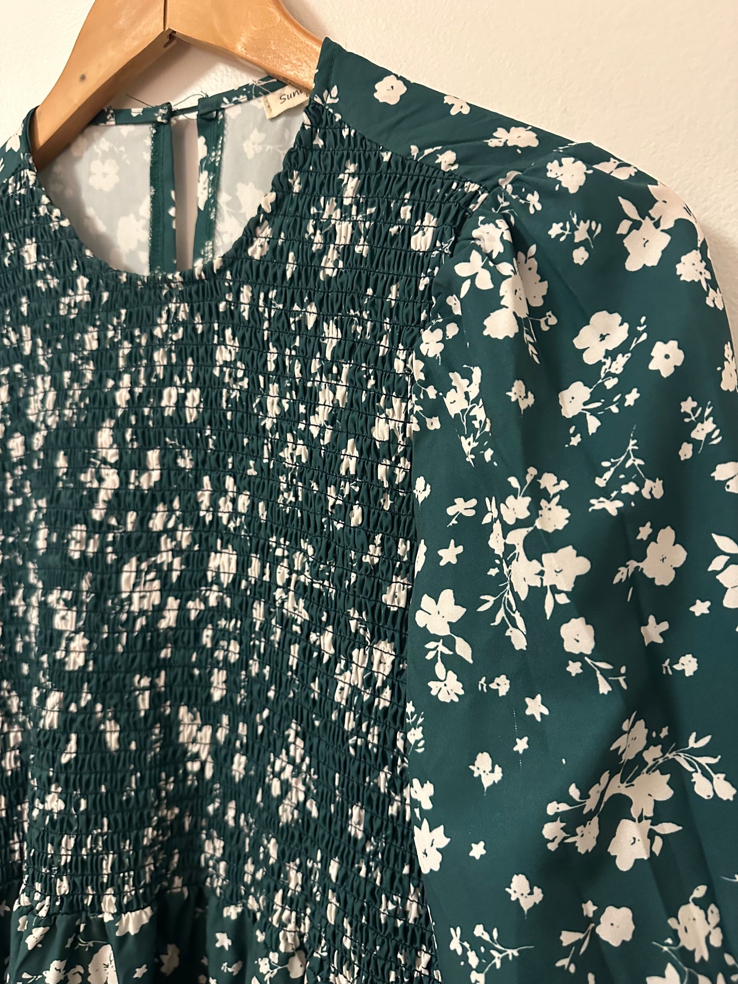 Sunday Up Smocked Green and White Floral Midi Dress | Size Large