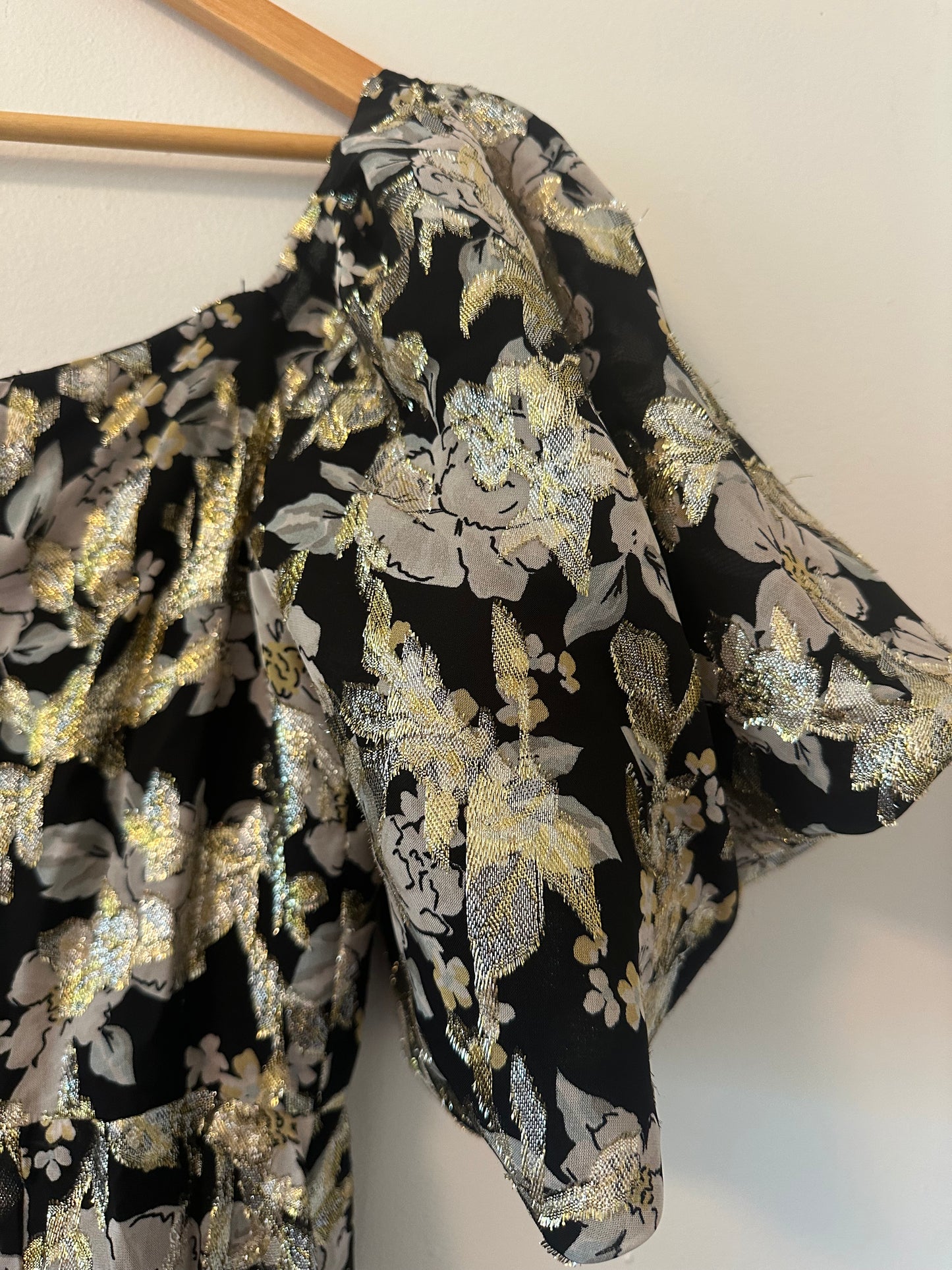 ML Monique Lhuillier Metallic Floral Midi Sheath Dress in Black, Gold, and Silver - Size 12