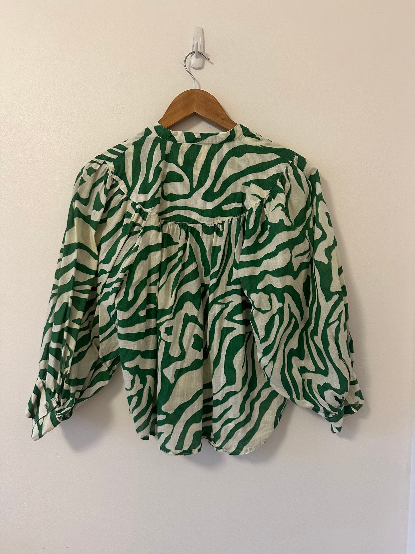 Maeve Anthropologie Green and White Zebra Print Blouse | Size XS