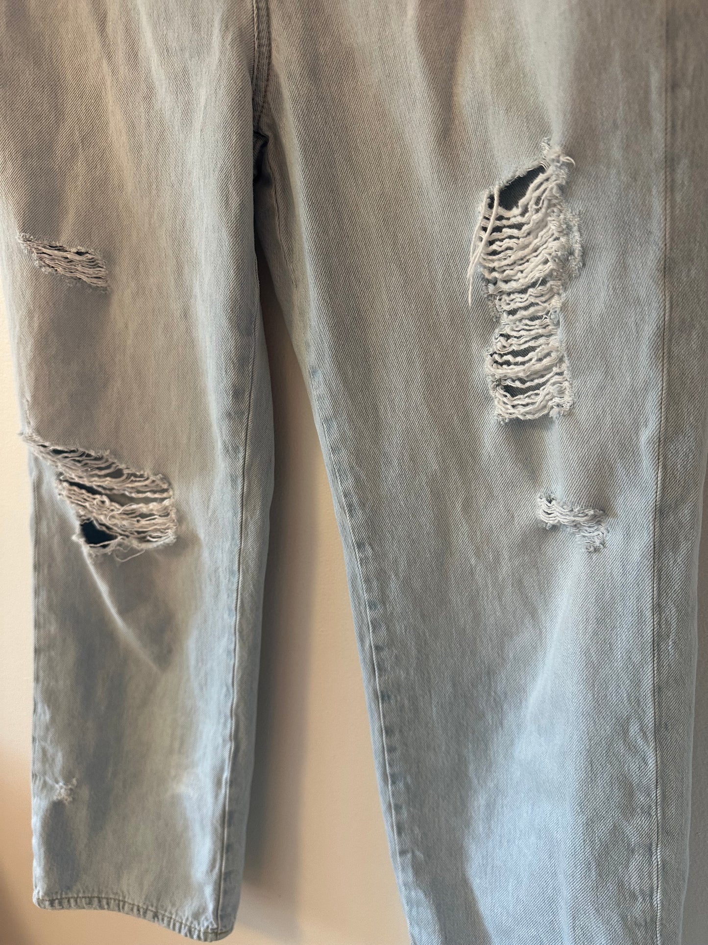 Closed Light Blue Ripped Ankle Cotton Straight Leg Jeans | Size 28