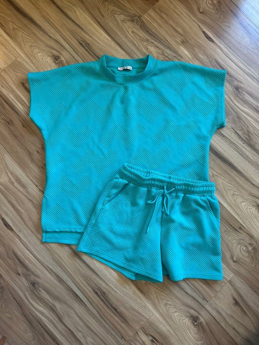 See and Be Seen Teal Textured Top and Shorts Set - Size Large