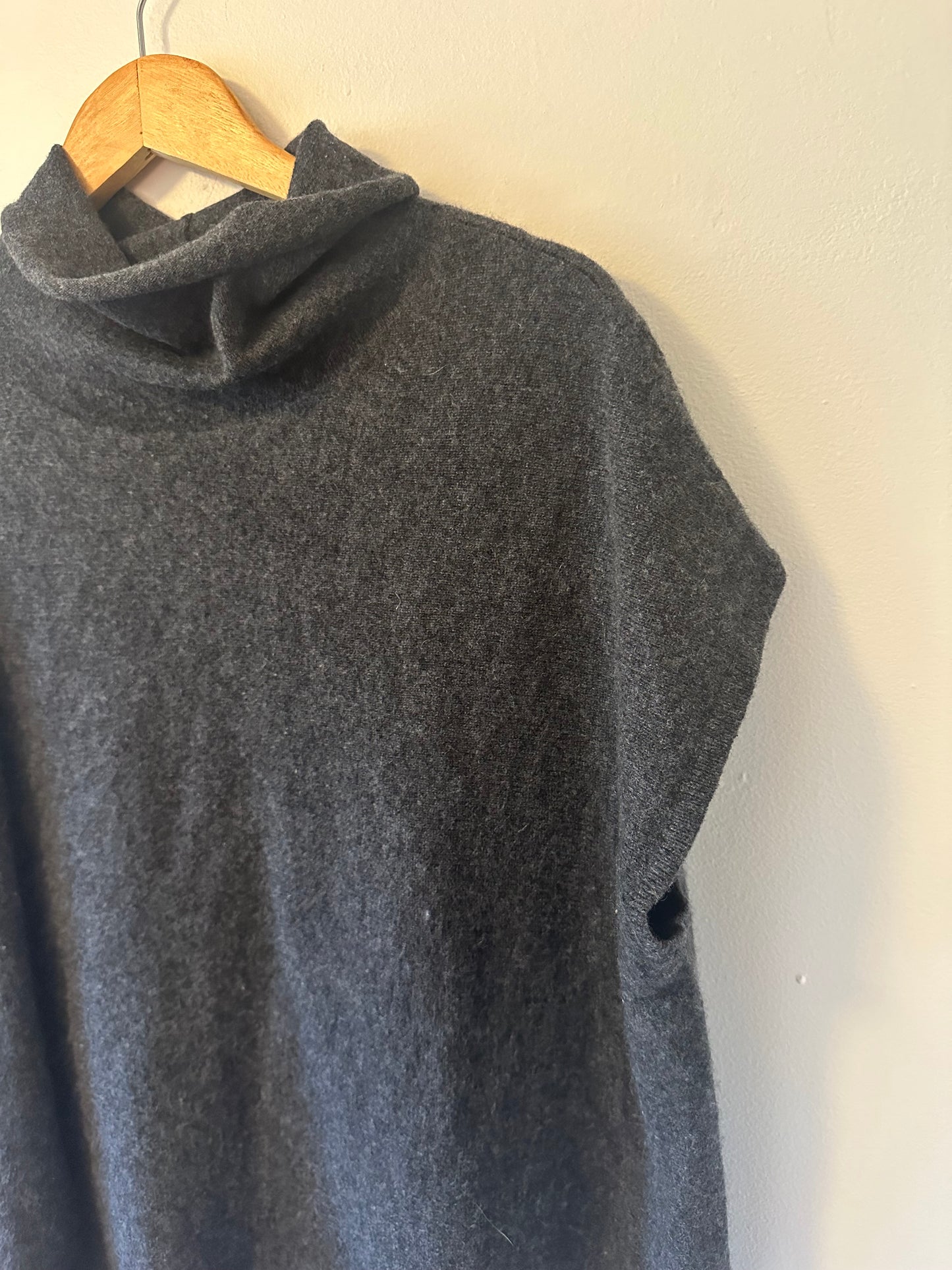 Anthropologie Cashmere Funnel Neck Sleeveless Dark Gray Knit Turtleneck | Size XS