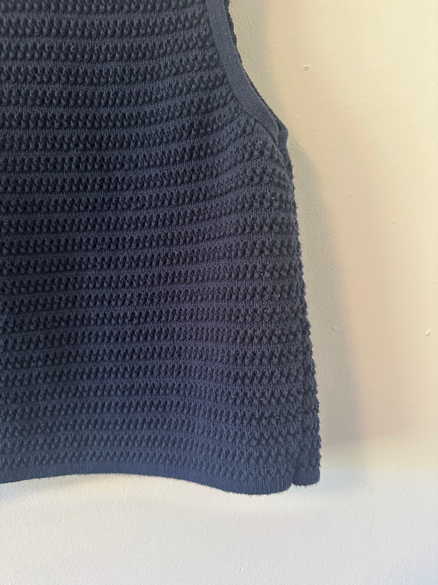 Everlane The Crochet Knit Organic Cotton Navy Blue Sleeveless Sweater | Size Medium