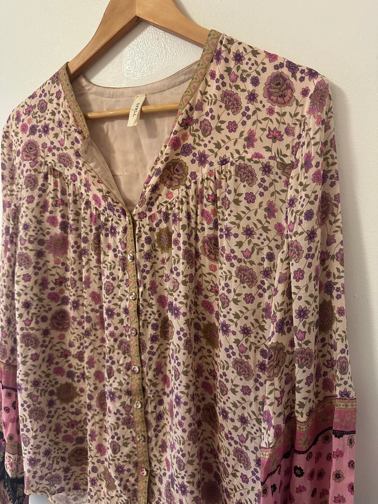 Spell Lady Untamed Floral V-Neck Blouse in Lavender - Size Small