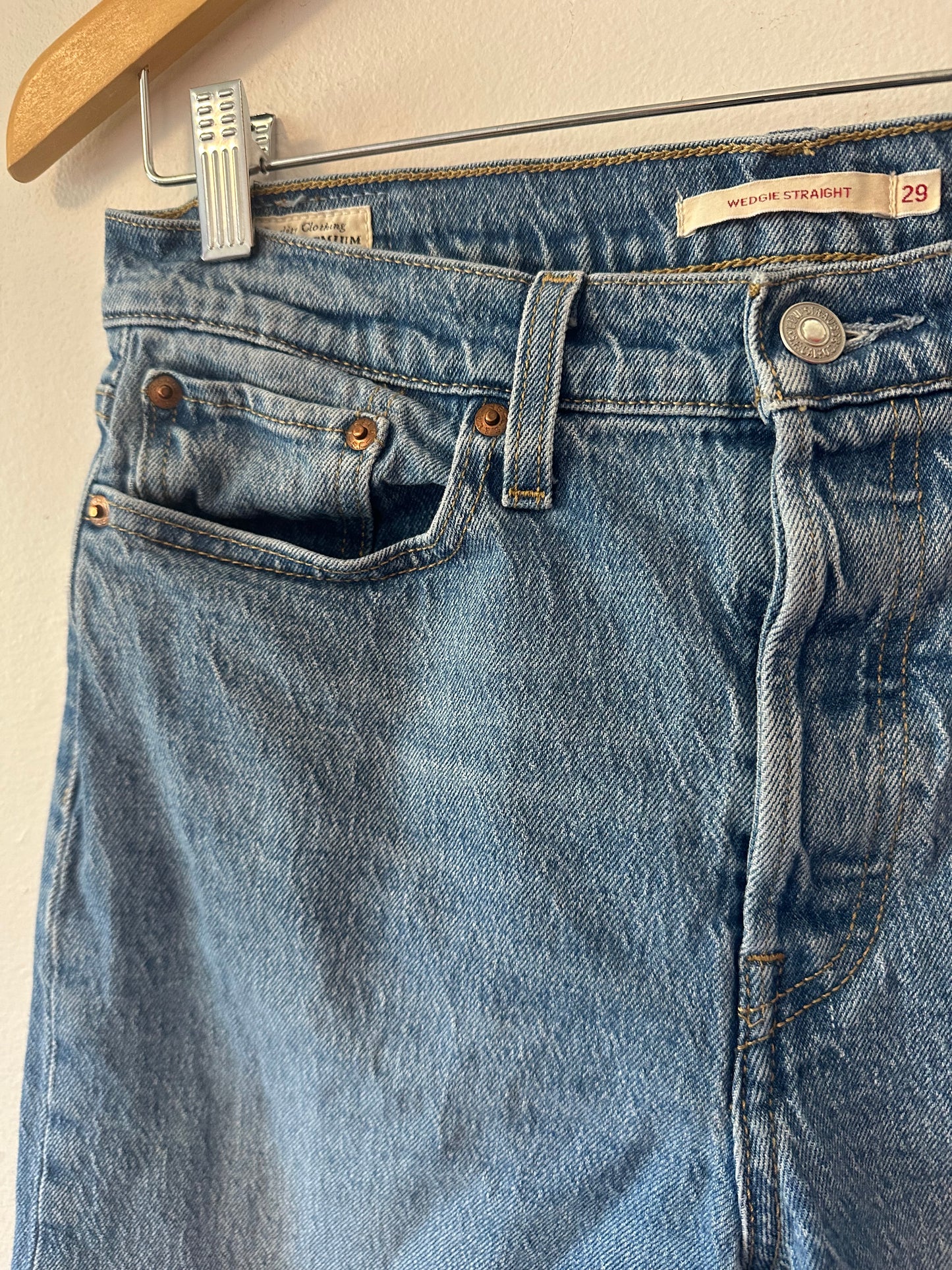 Levi's Classic Wedgie Straight Leg Ankle Length Jeans | Size 29