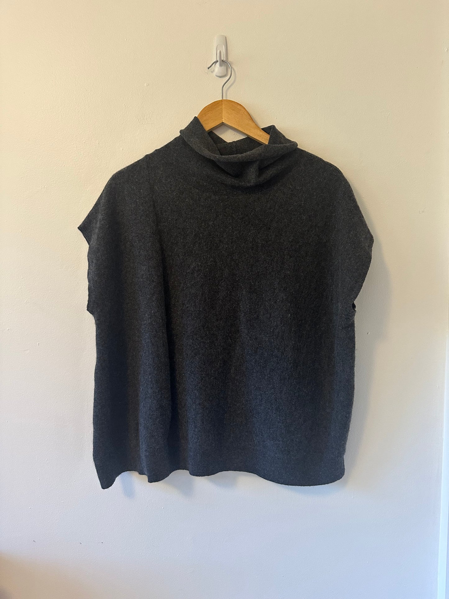 Anthropologie Cashmere Funnel Neck Sleeveless Dark Gray Knit Turtleneck | Size XS