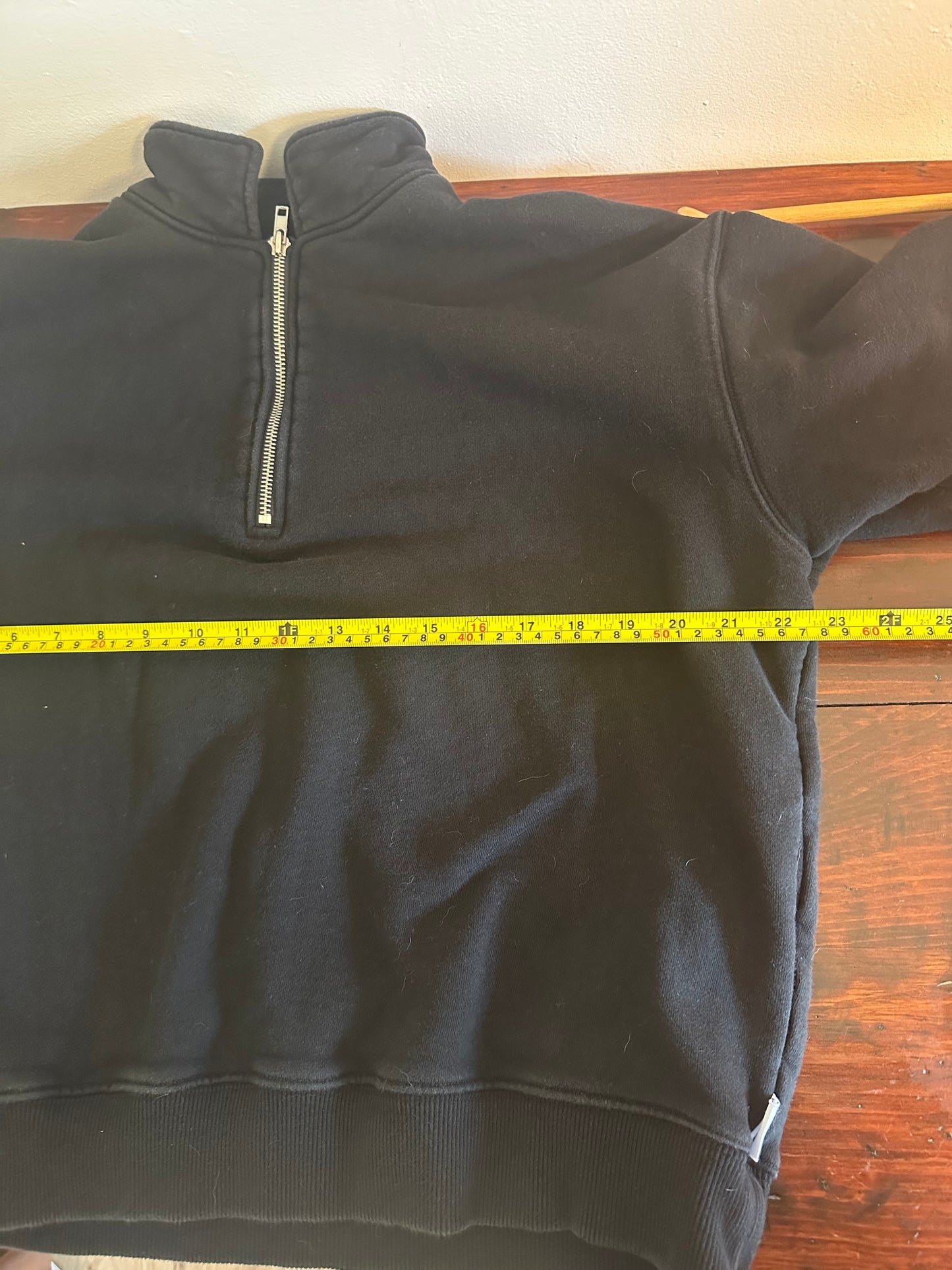 Le Bon Shoppe Noah Fleece Top in Black - Size Small