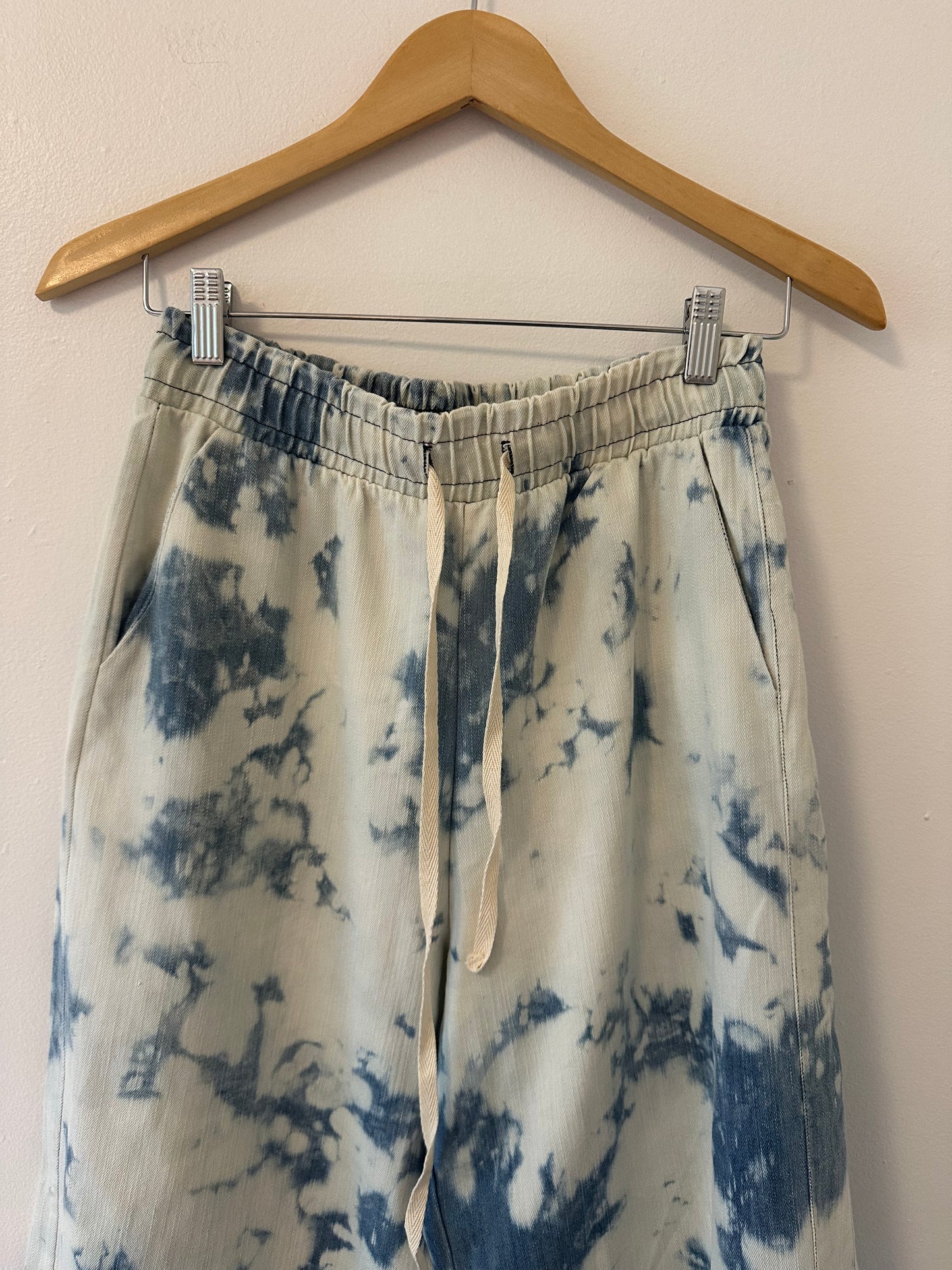 Three Bird Nest The So Comfy Wide Leg Pant in Blue Bleached Denim - Size Medium