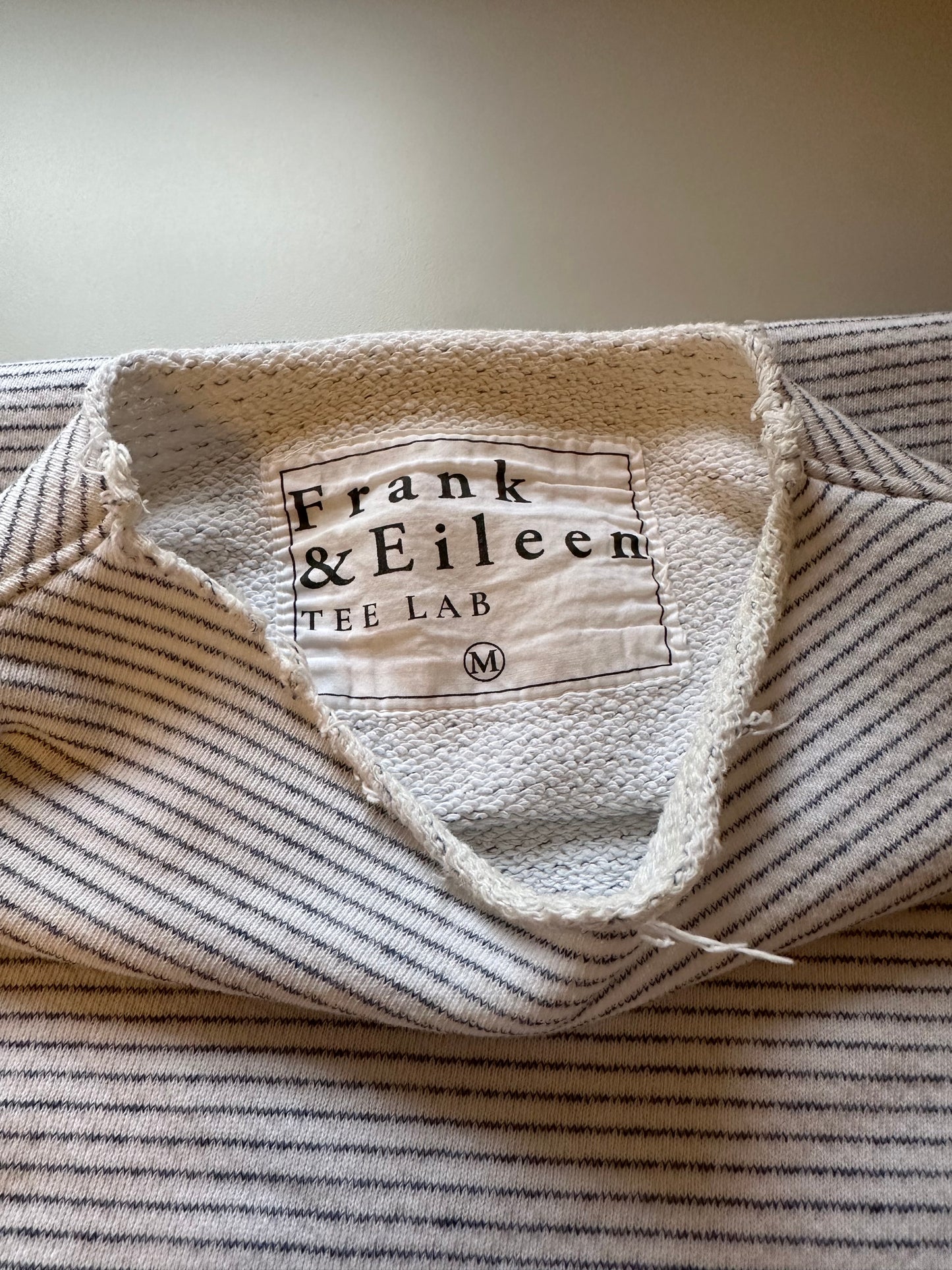Frank & Eileen Tee Lab Triple Fleece Cotton White and Navy Sweatshirt | Size Medium