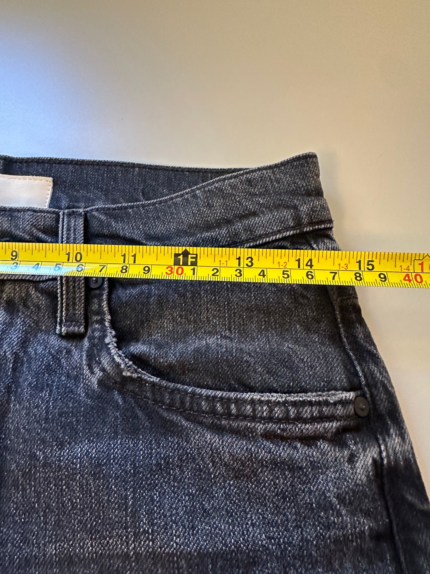 MOTHER The Tomcat Ankle Jeans in On The Fly | Size 27