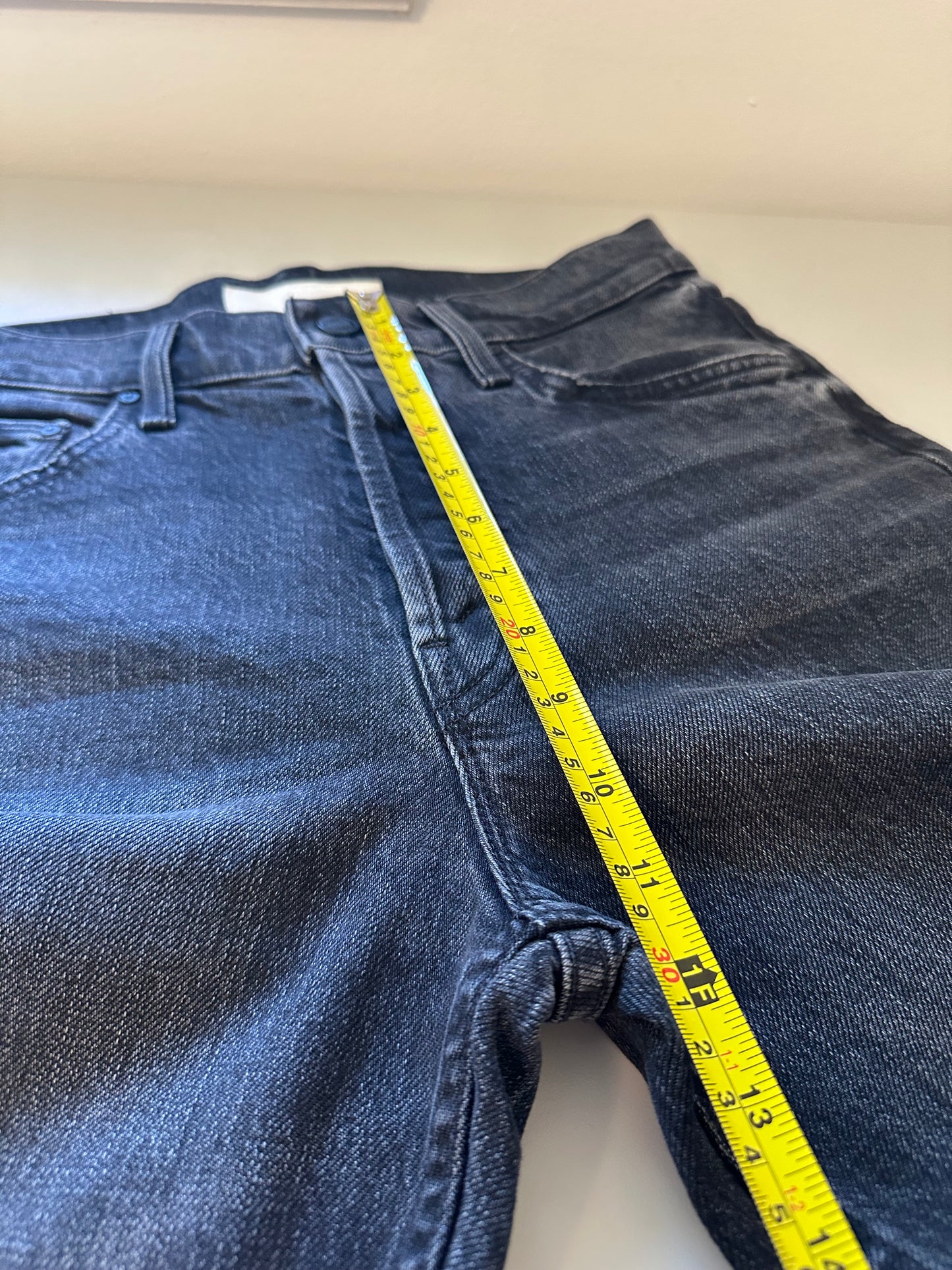 MOTHER The Tomcat Ankle Jeans in On The Fly | Size 27