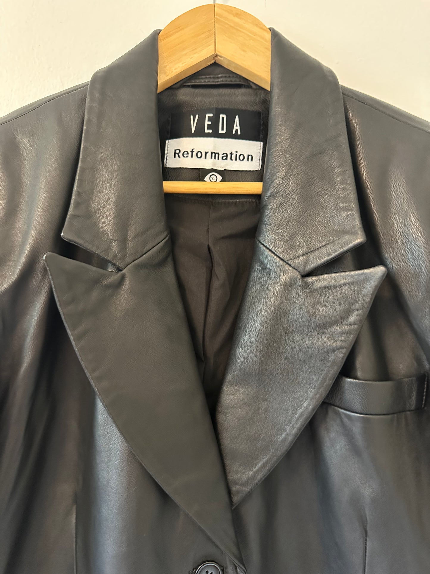 Reformation Veda Hal Fitted Leather Blazer in Black - Size XL