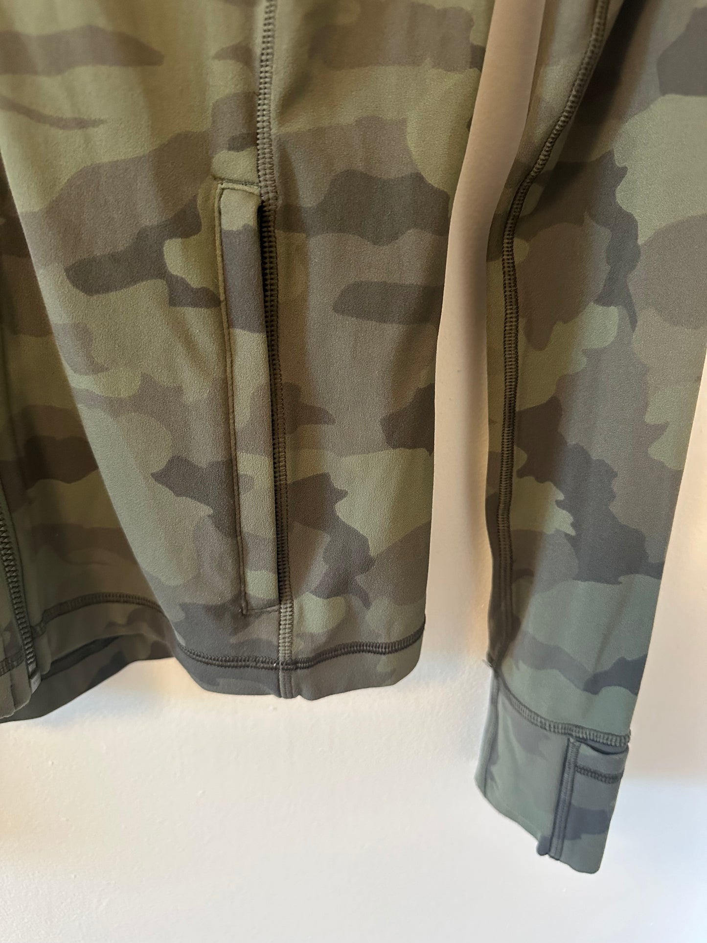 Lululemon Hooded Define Jacket *Nulu Camo Green Twill Multi - Size 8