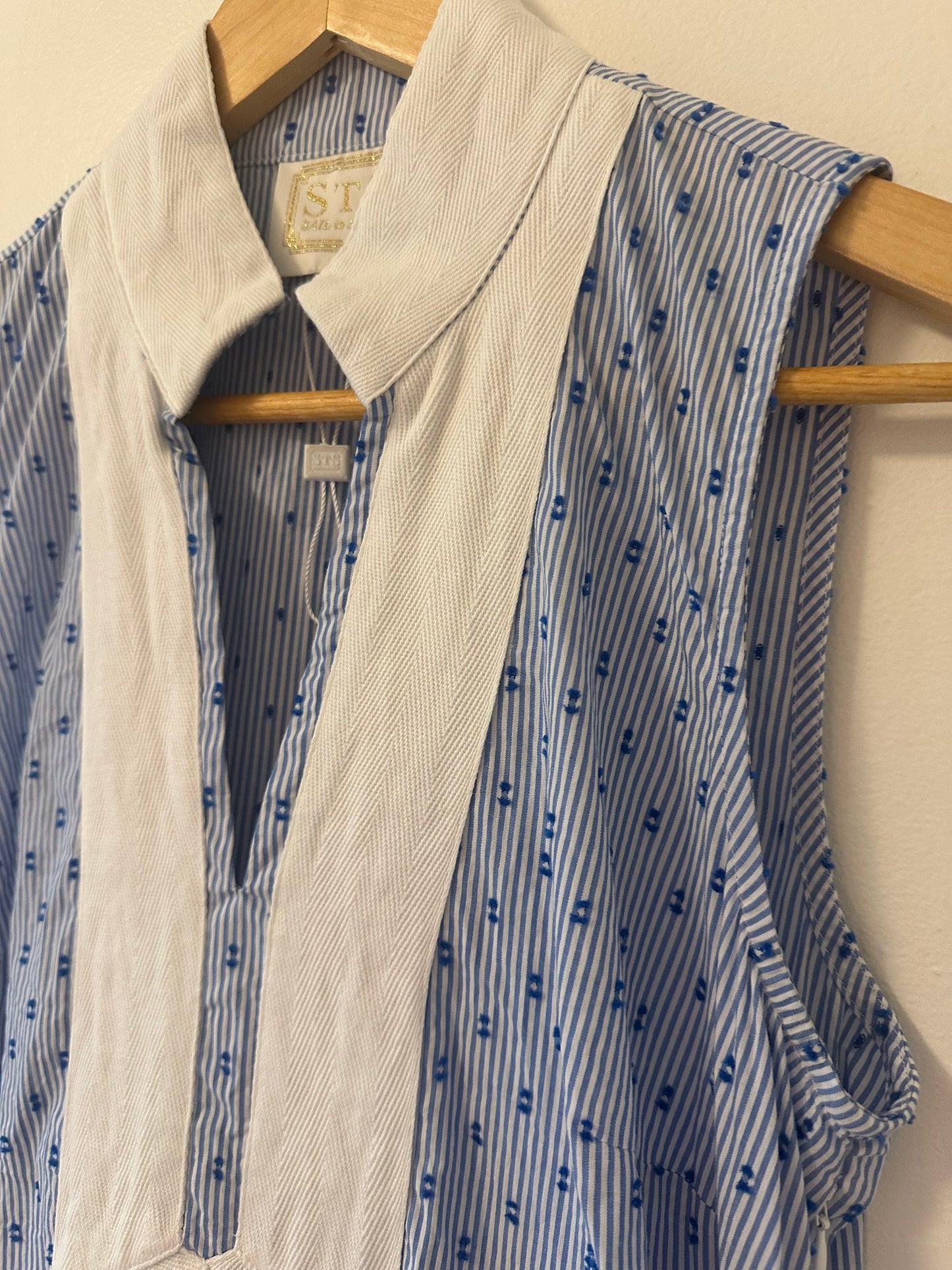 Sail to Sable Blue and White Sleeveless Dress Size Medium