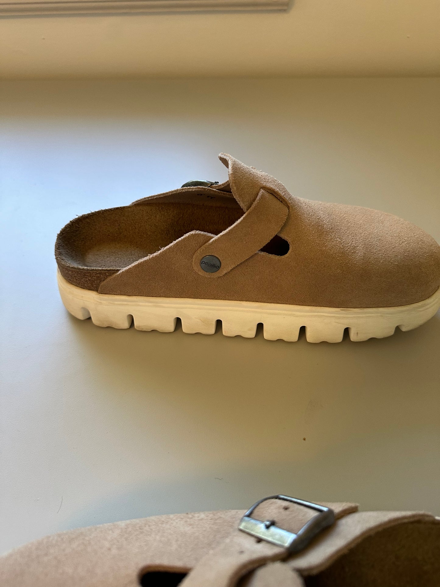Birkenstock Papillio Boston Chunky Platform Pull On Clogs in Warm Tan Suede | Size 39