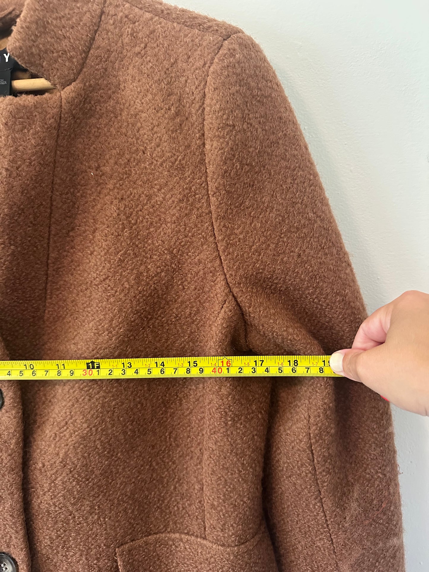 DKNY Single-Breasted Walkers Coat in Tan Boucle - Size Medium