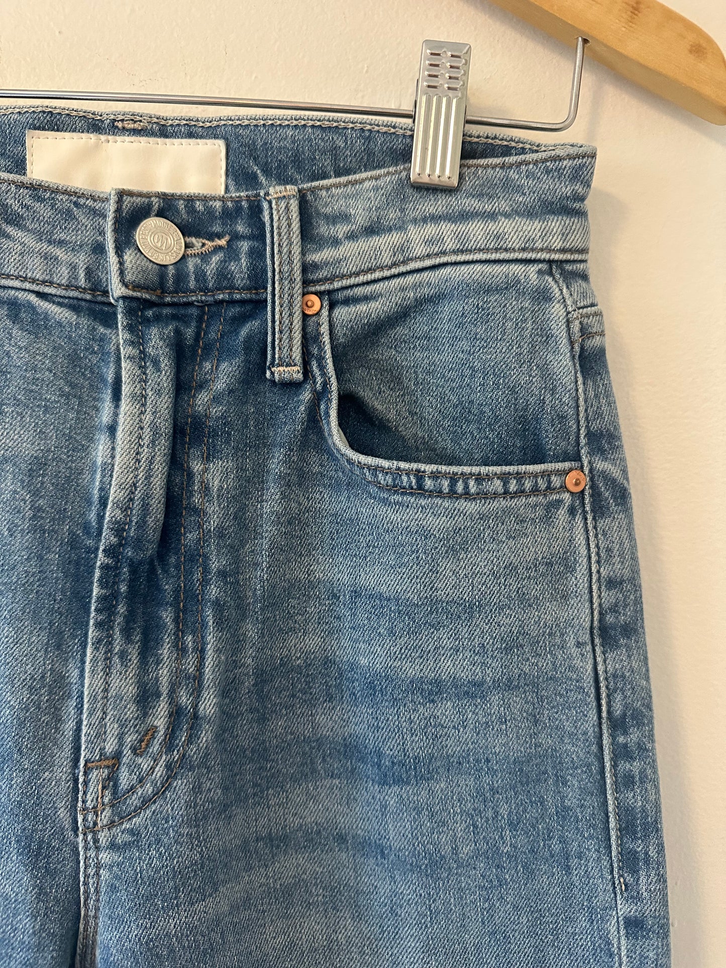 MOTHER High Waisted Rider Ankle Jeans in Salt of the Earth - Size 24