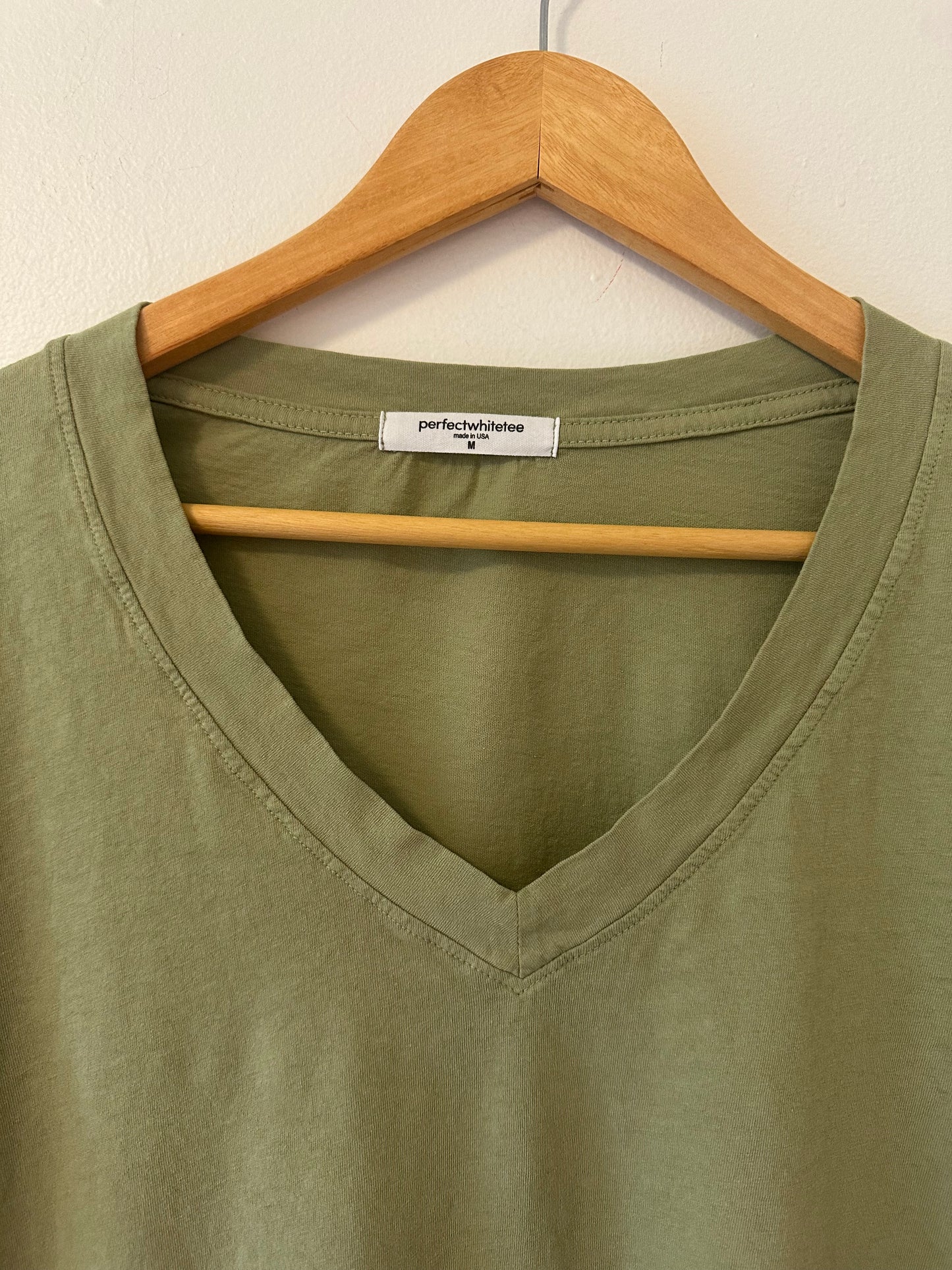 Perfect White Tee Sinatra V-Neck Long Sleeve T-Shirt Top - Size Medium