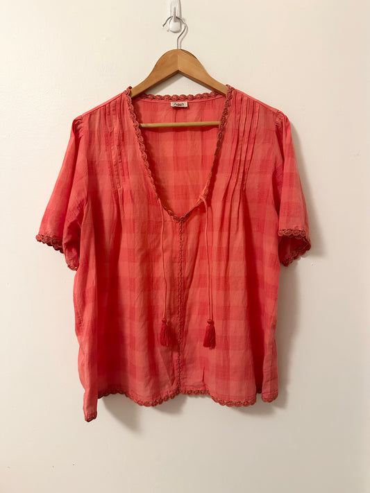 Faherty Coral Checkered Cotton Blouse with Crochet Trim | Size Large