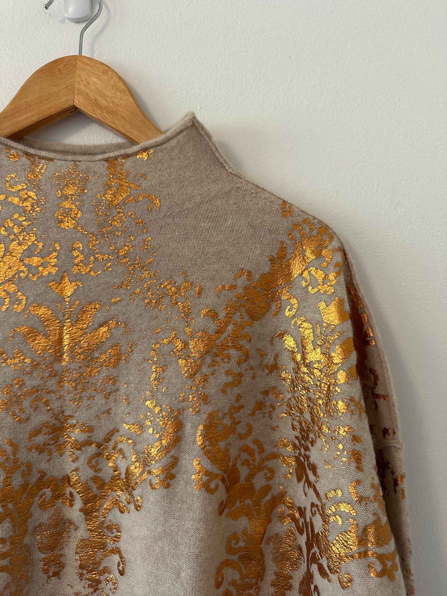 Pilcro The Alani Cashmere Mock Neck Sweater with Gold Print | Size Medium