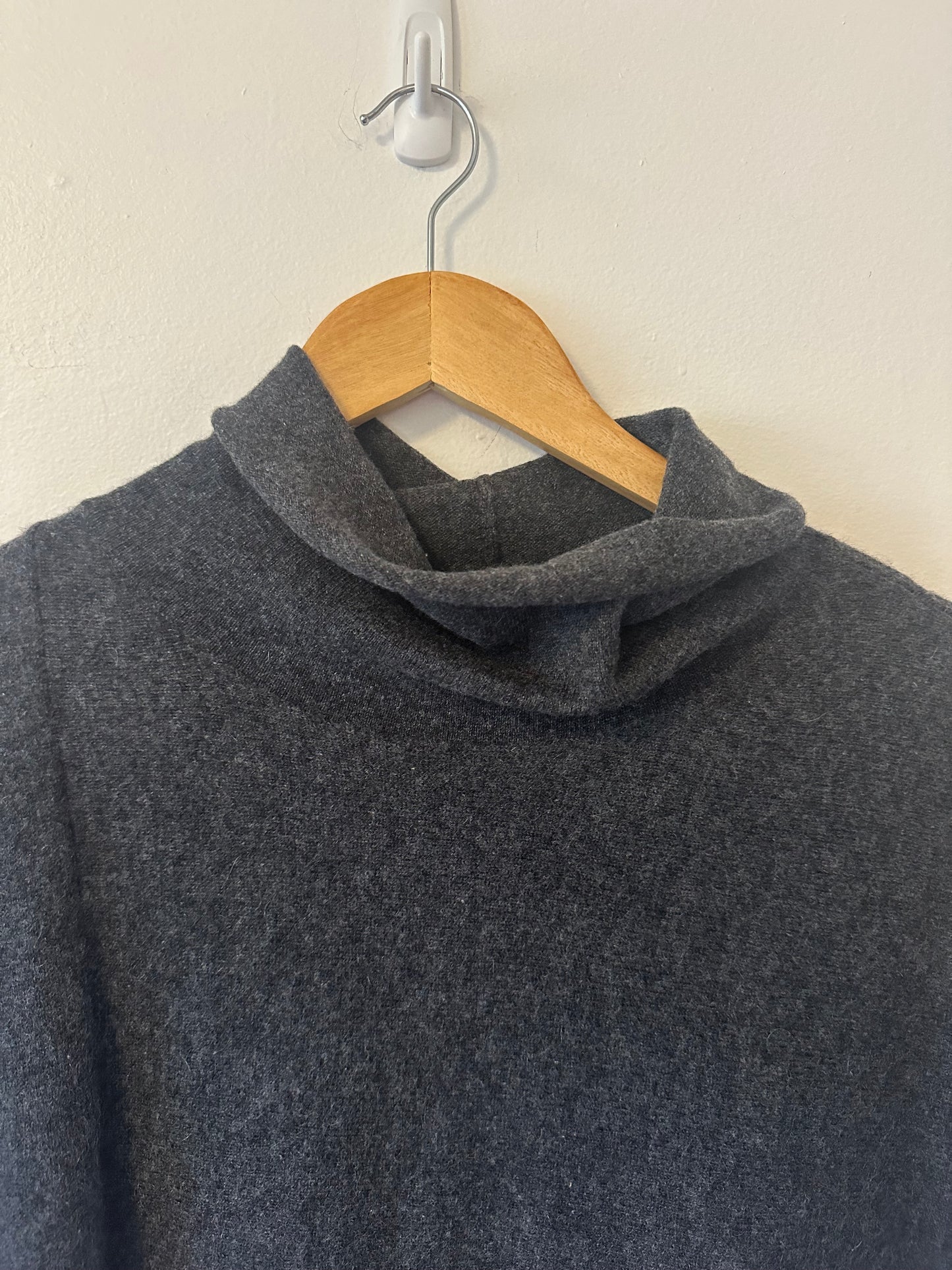 Anthropologie Cashmere Funnel Neck Sleeveless Dark Gray Knit Turtleneck | Size XS