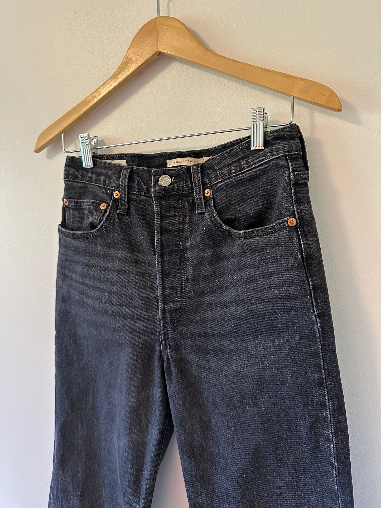 Levi's - Faded Black Ribcage High Waist Straight Leg Women's Jeans | Size 27