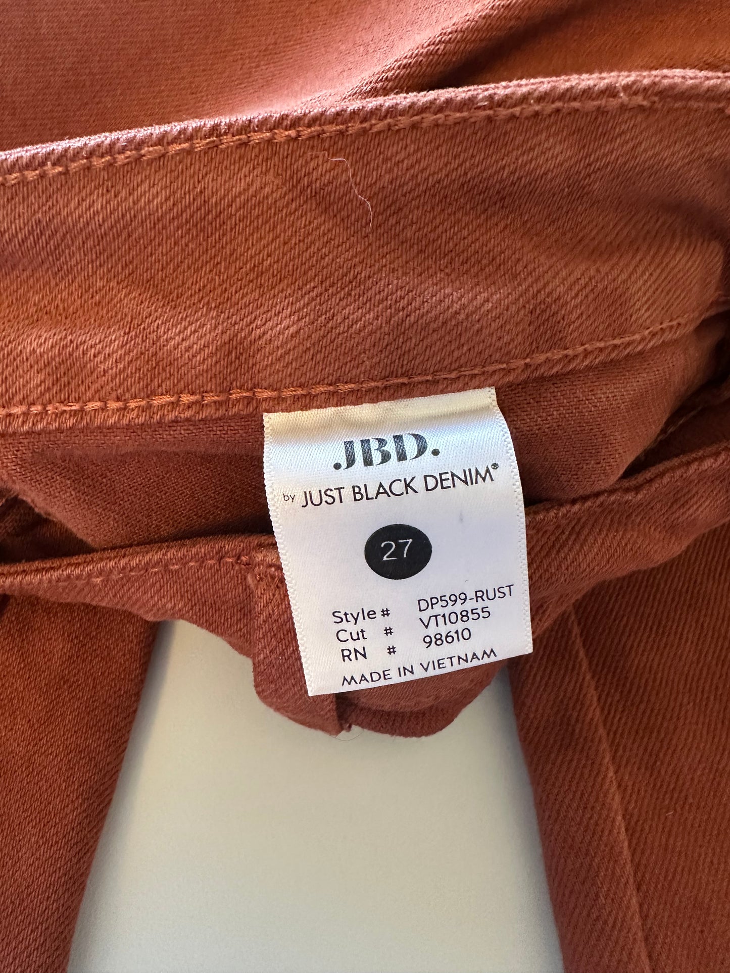 Just Black Women's High Rise Carpenter Jeans in Rust Red | Size 27