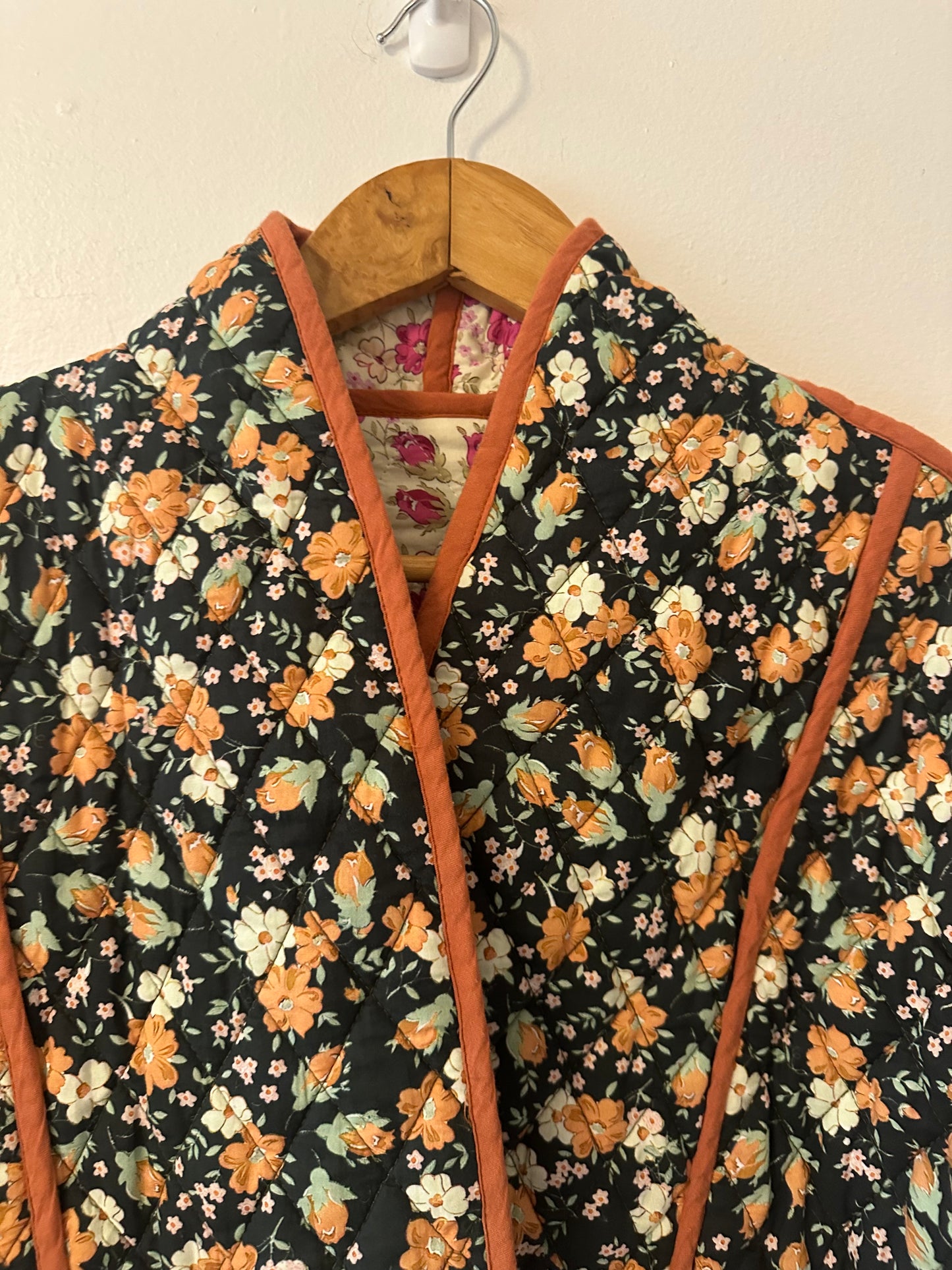 Entro Black Ecru Floral Printed Quilted Reversible Jacket | Size Medium