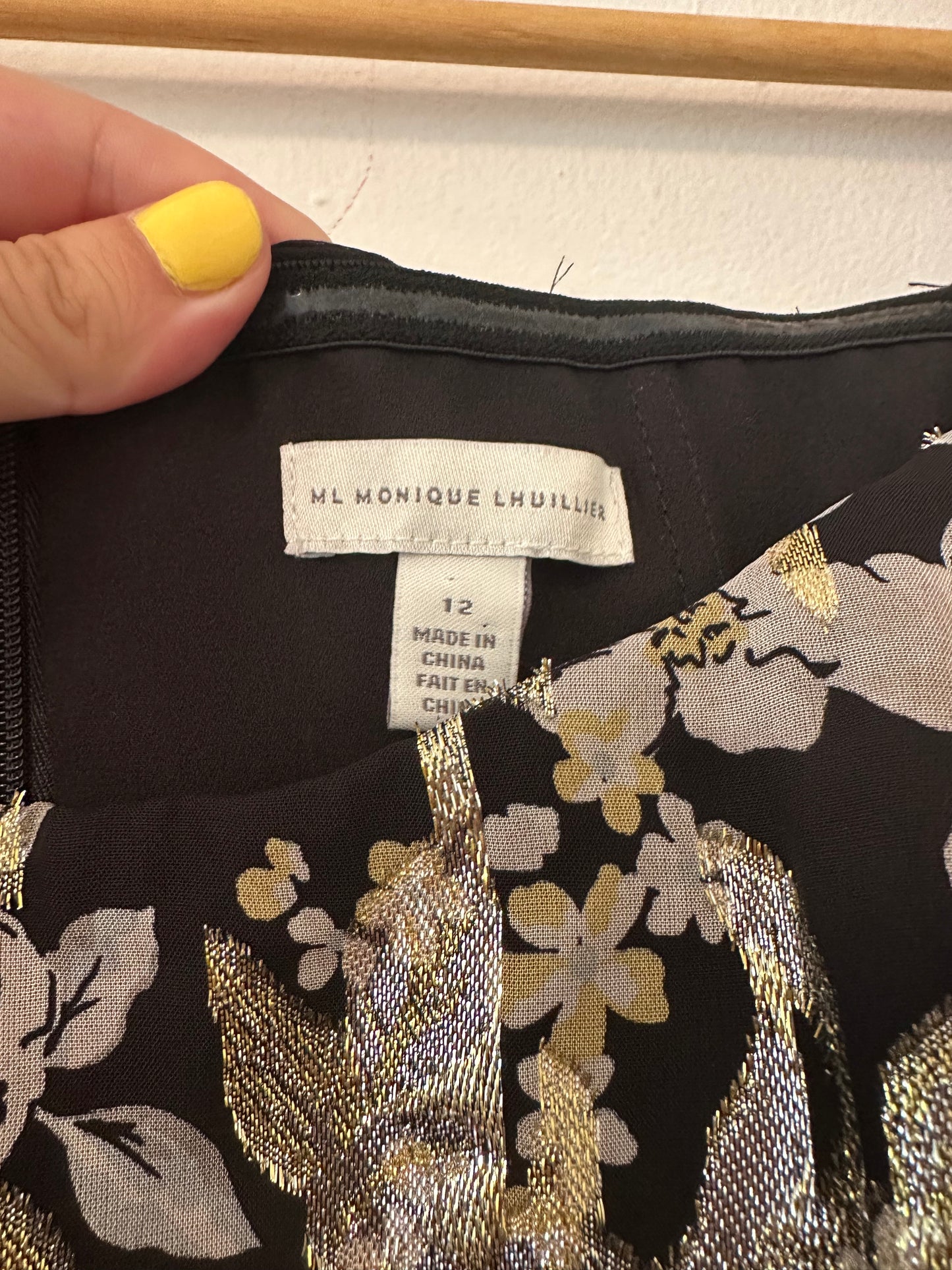 ML Monique Lhuillier Metallic Floral Midi Sheath Dress in Black, Gold, and Silver - Size 12