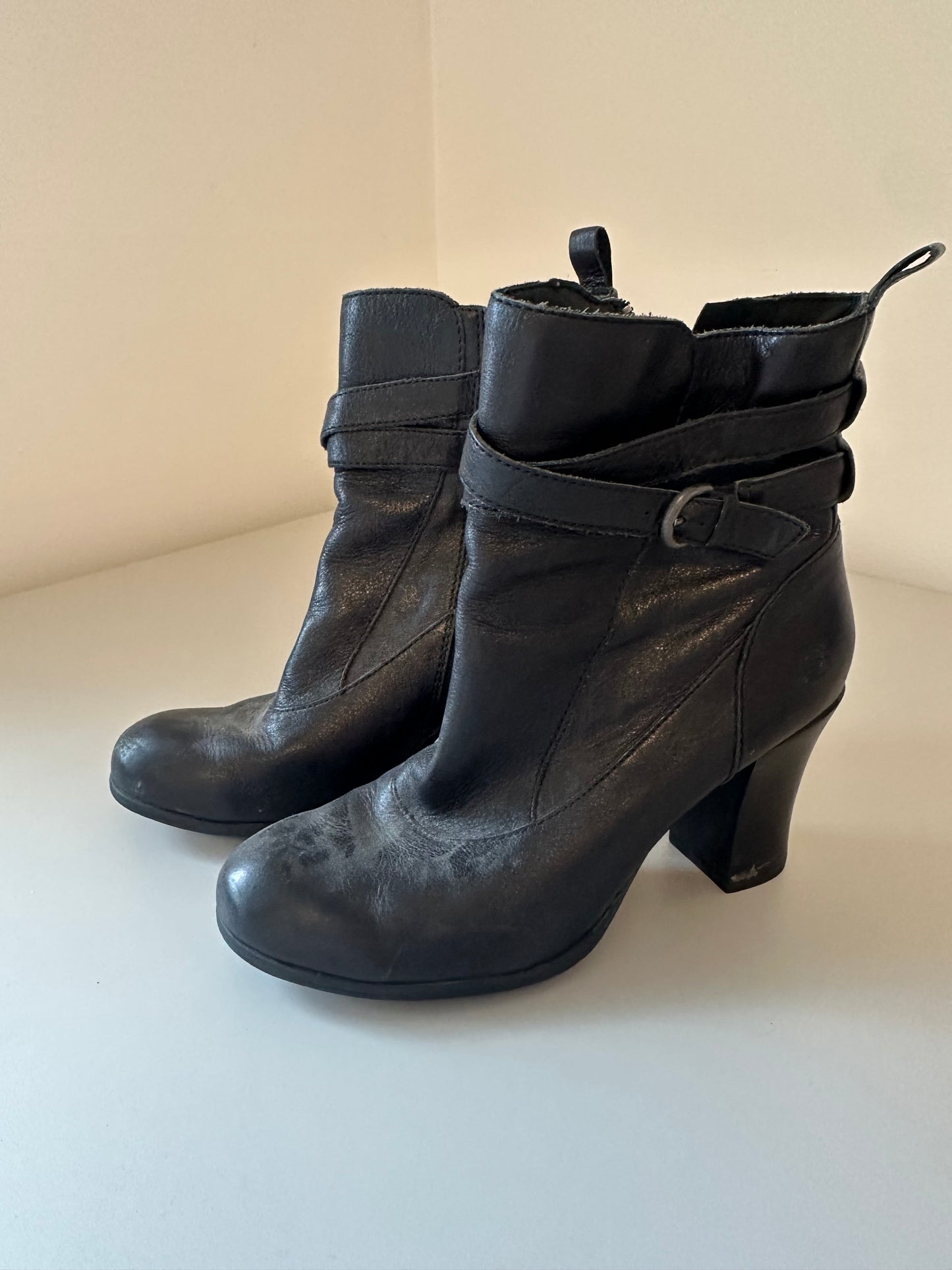 Born Women's Leather Western Style Heeled Ankle Boots | Size 9