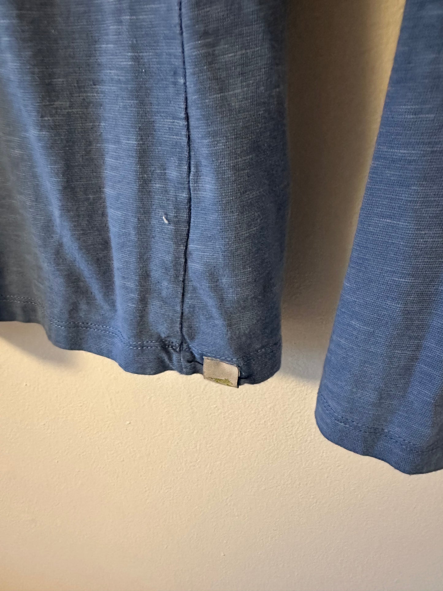 Horny Toad - Slate Blue Long Sleeve V-Neck Tee Shirt | Size Medium