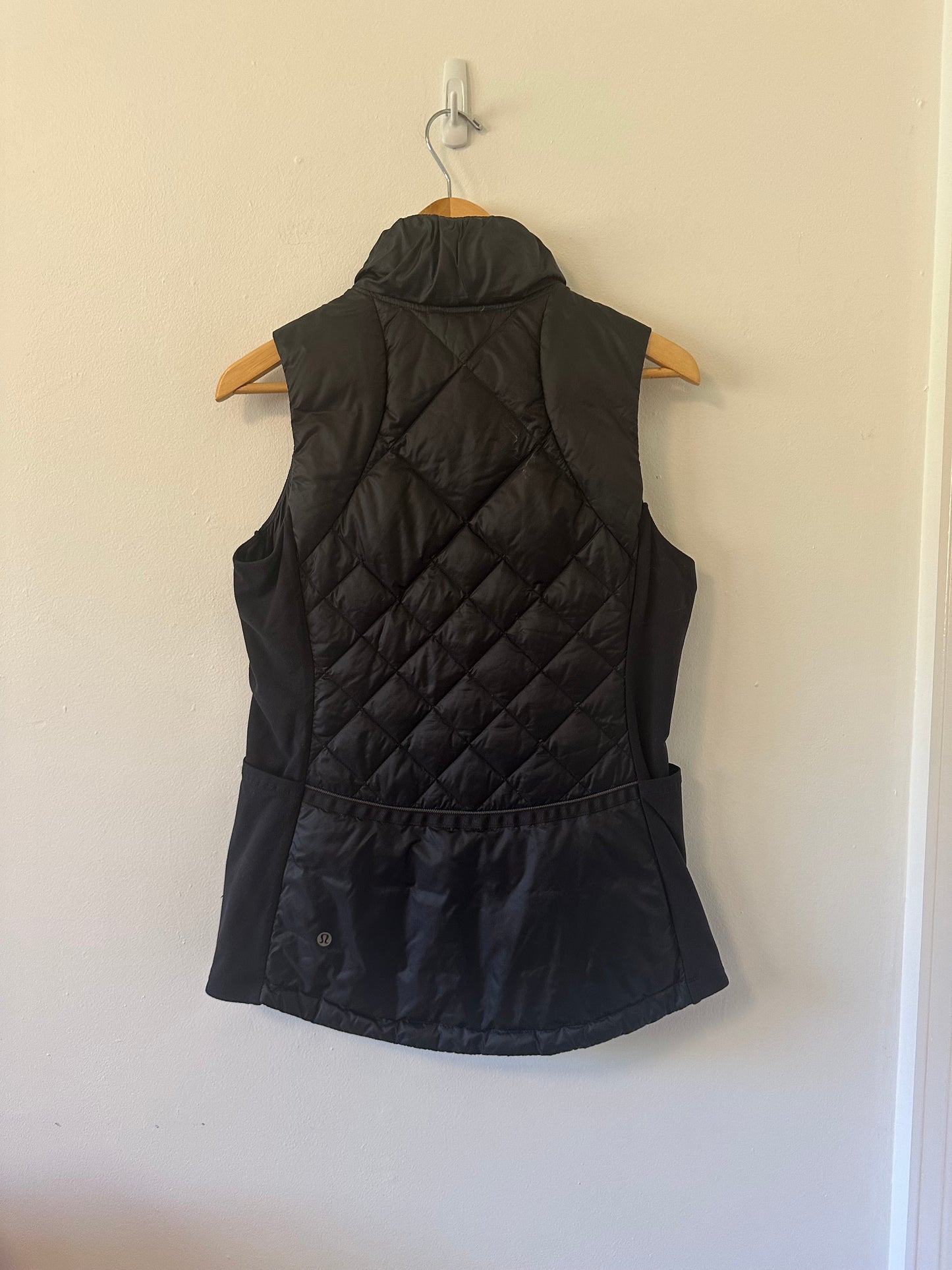 Lululemon Down For a Run Quilted Vest in Black | Size 8