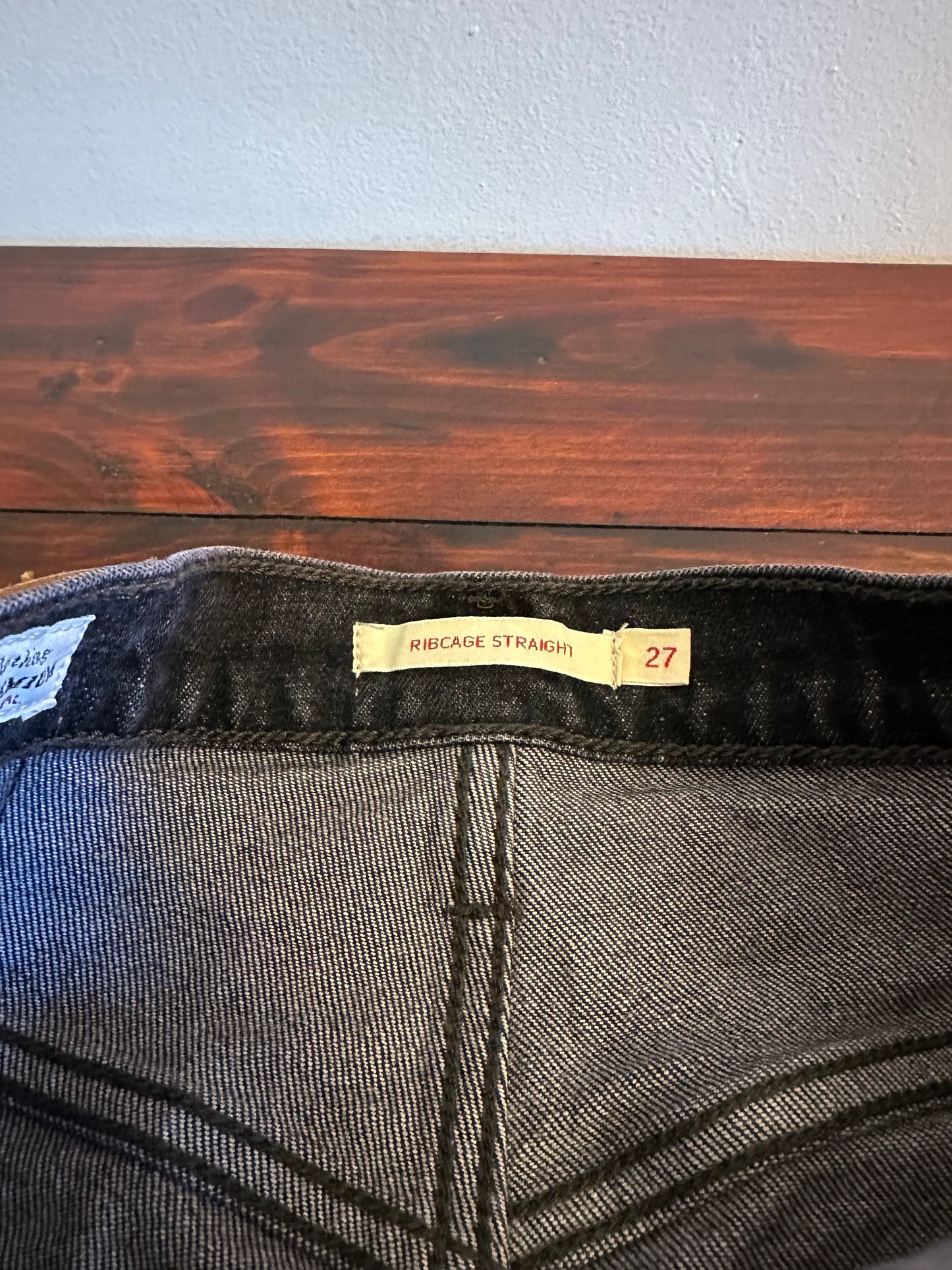 Levi's - Faded Black Ribcage High Waist Straight Leg Women's Jeans | Size 27