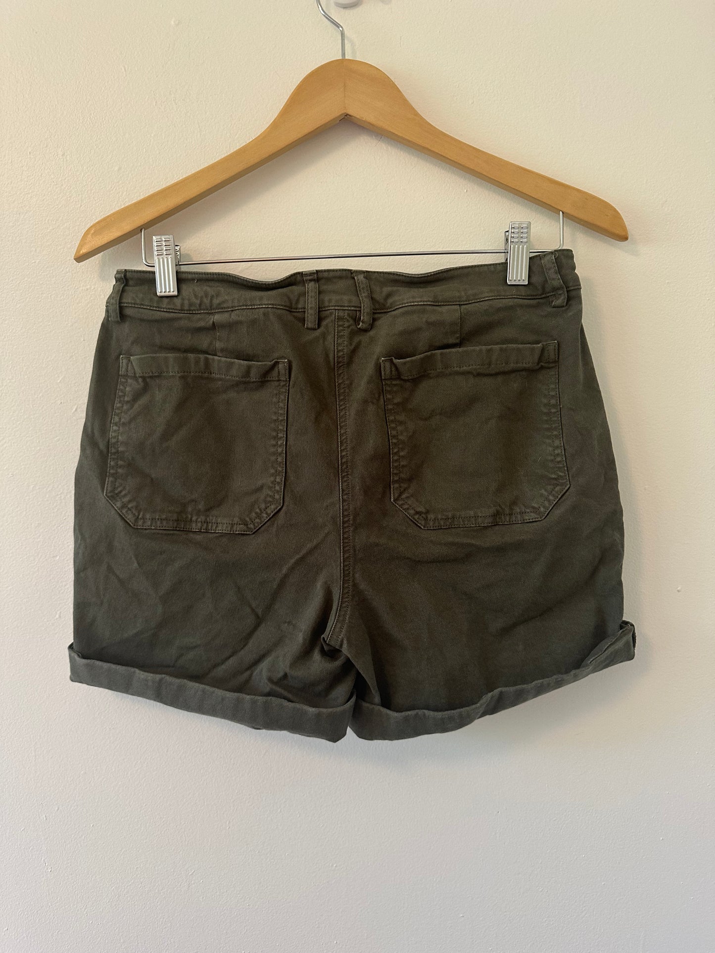 Boden Olive Green Cuffed Women's Shorts - Size US 8