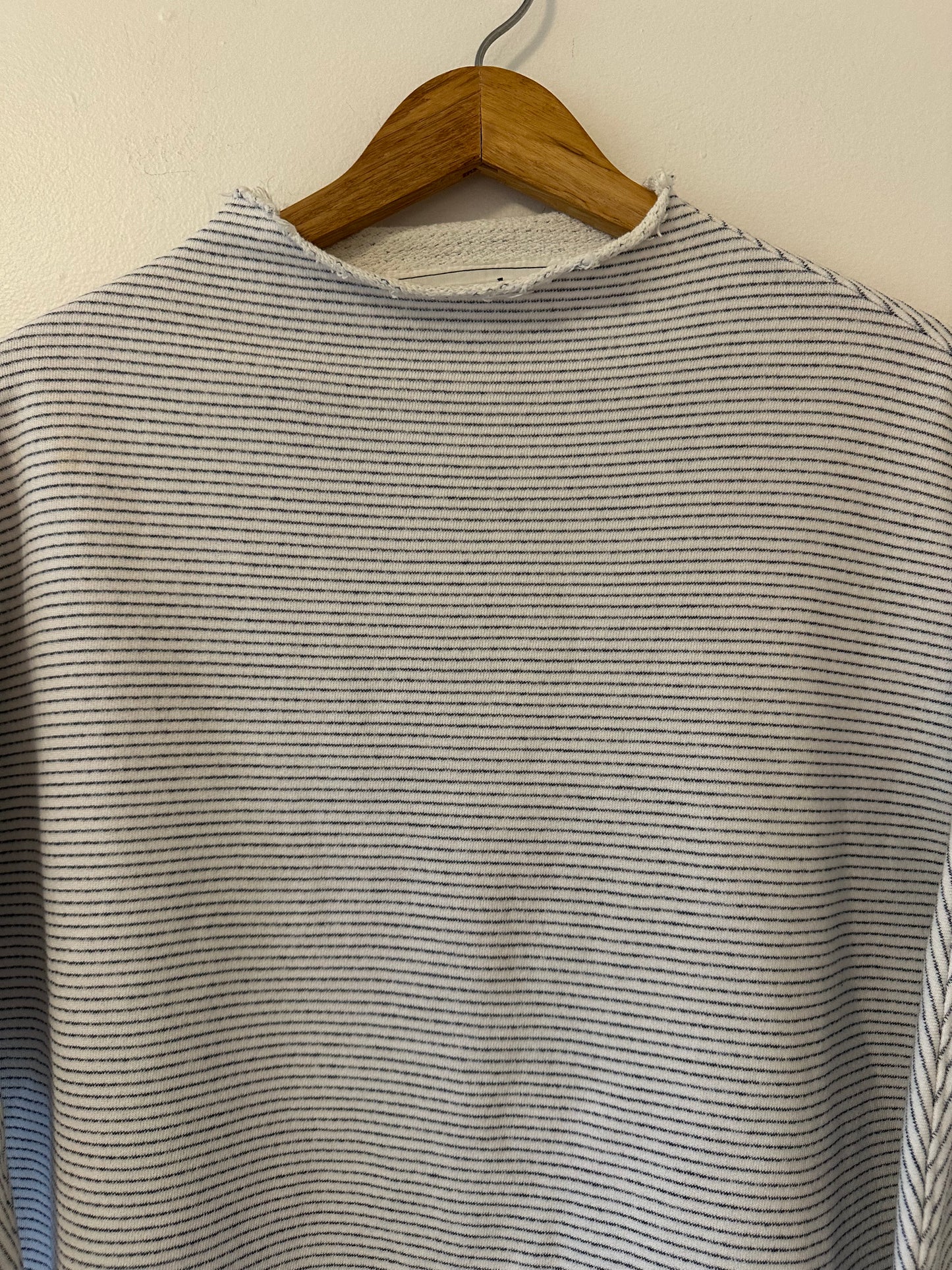 Frank & Eileen Tee Lab Triple Fleece Cotton White and Navy Sweatshirt | Size Medium