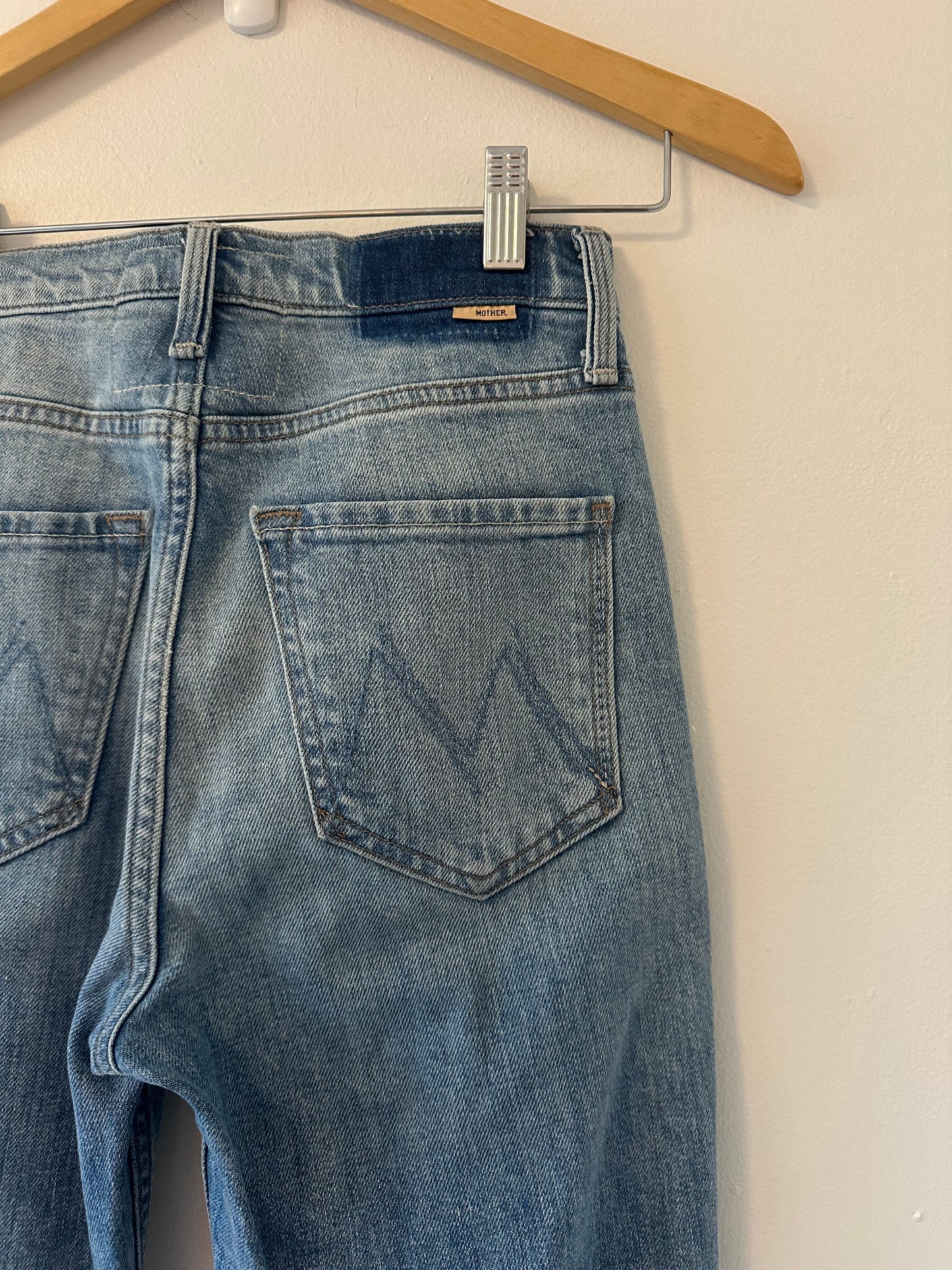MOTHER High Waisted Rider Ankle Jeans in Salt of the Earth - Size 24