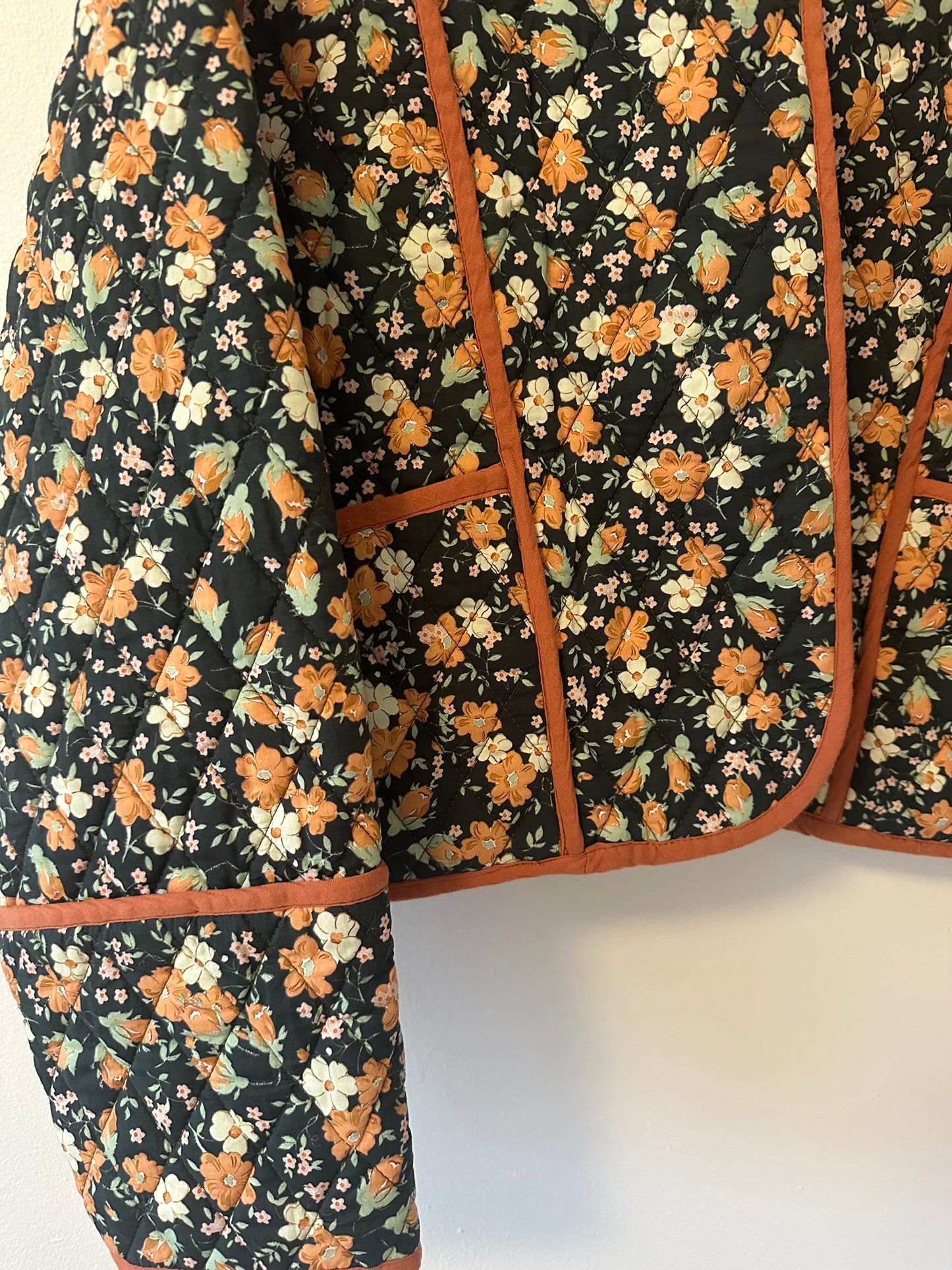 Entro Black Ecru Floral Printed Quilted Reversible Jacket | Size Medium