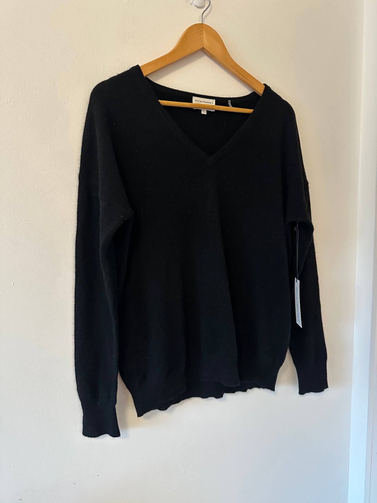 NWT White + Warren Essentials Cashmere Black V-Neck Sweater | Size Large