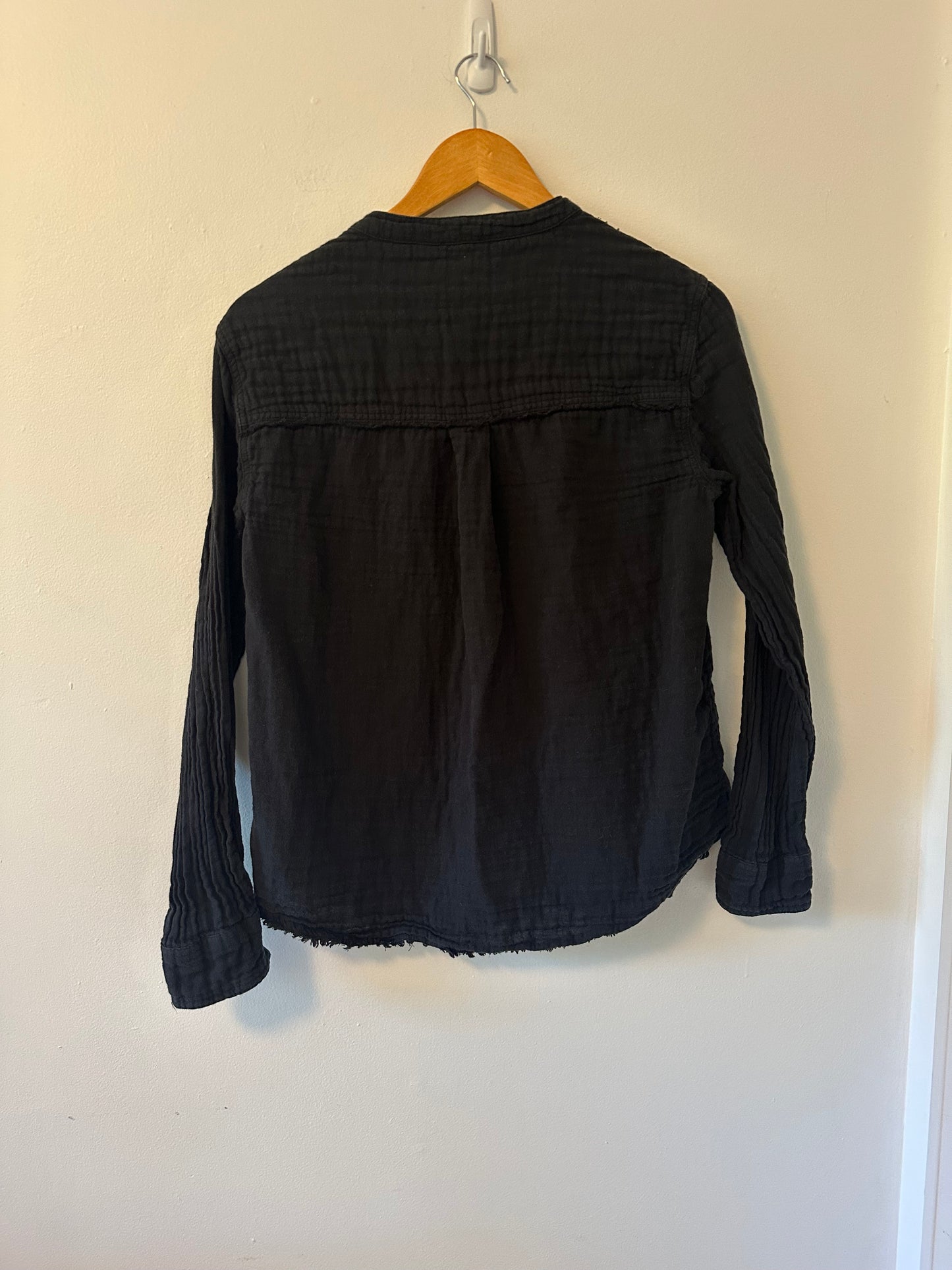Splendid Black Cotton Gauze Collarless Button-Up Blouse | Size Medium