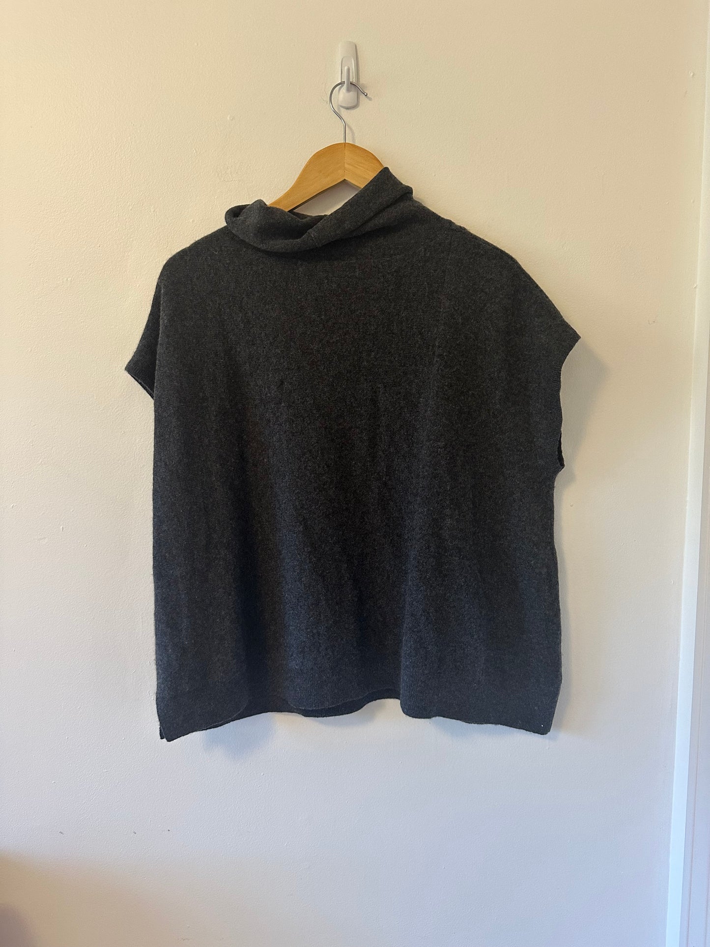 Anthropologie Cashmere Funnel Neck Sleeveless Dark Gray Knit Turtleneck | Size XS