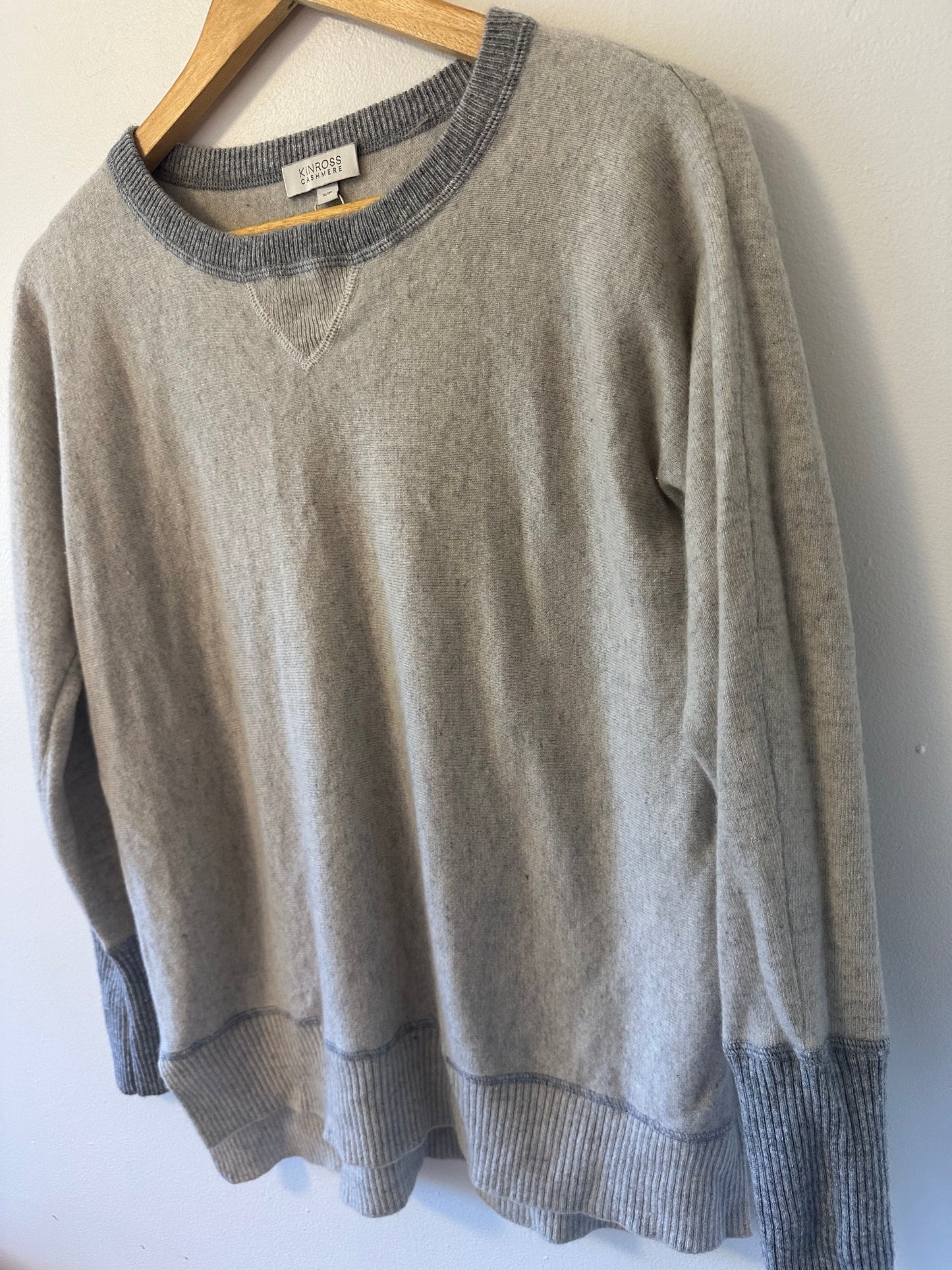 Kinross Cashmere Gray Sweatshirt Style Sweater | Size Small