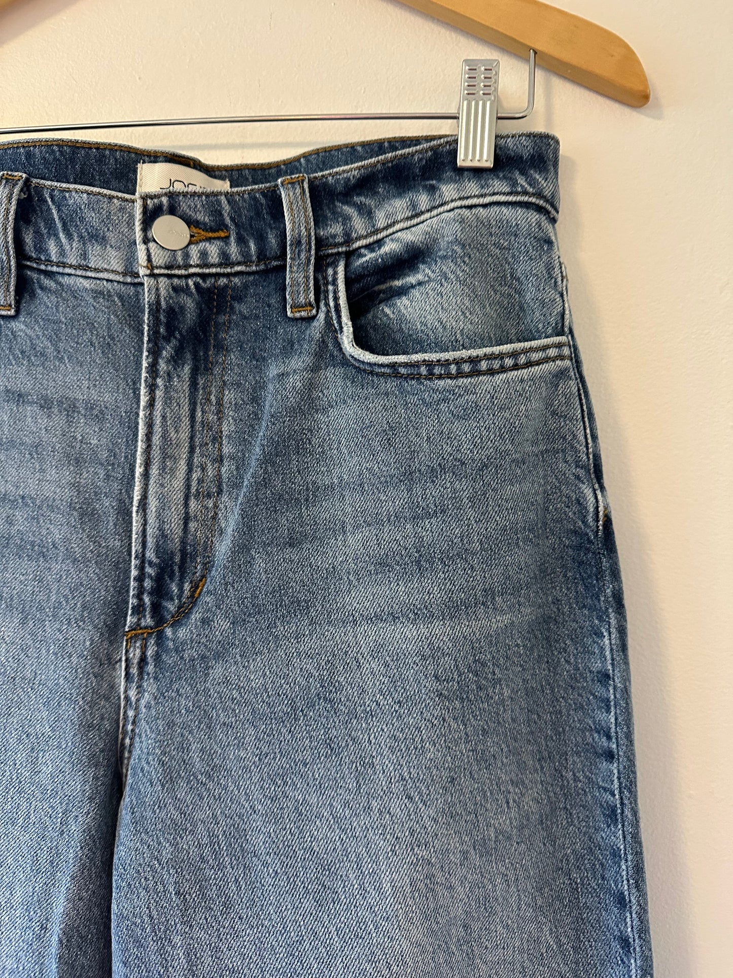 Joe’s Jeans The Margot Cropped Straight Leg - Size 29