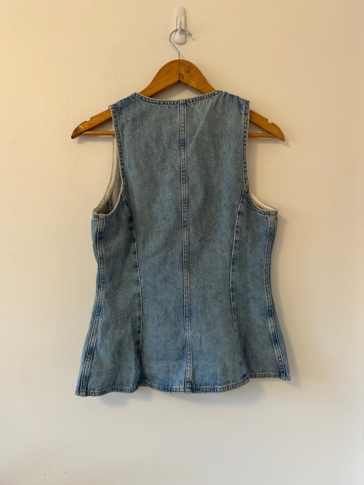 NWT Denim Scoopneck Cutaway Vest in Edmonson Wash | Size 6