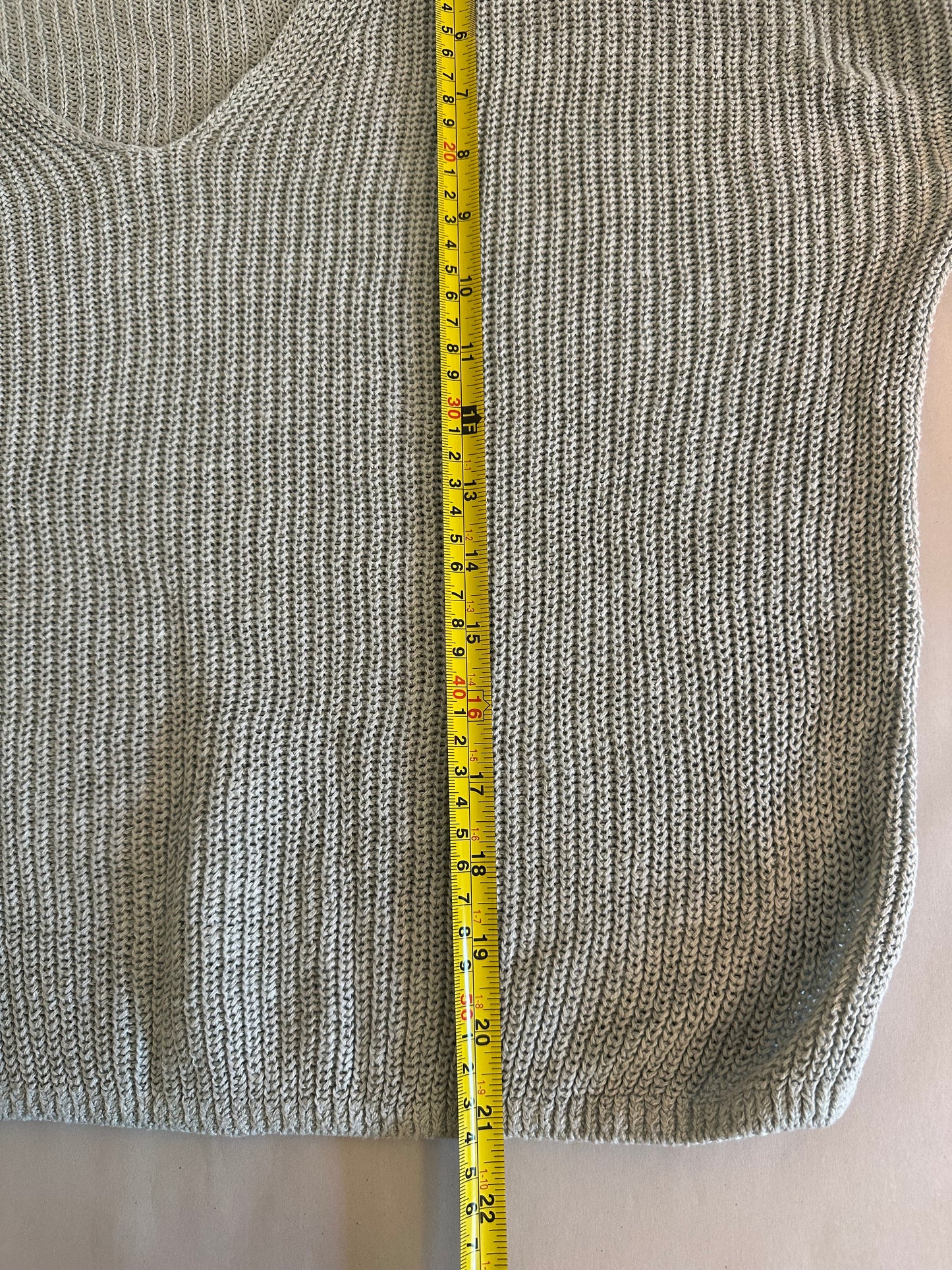 Faherty Miramar Linen V-Neck Sweater in Chalk Blue - Size Small